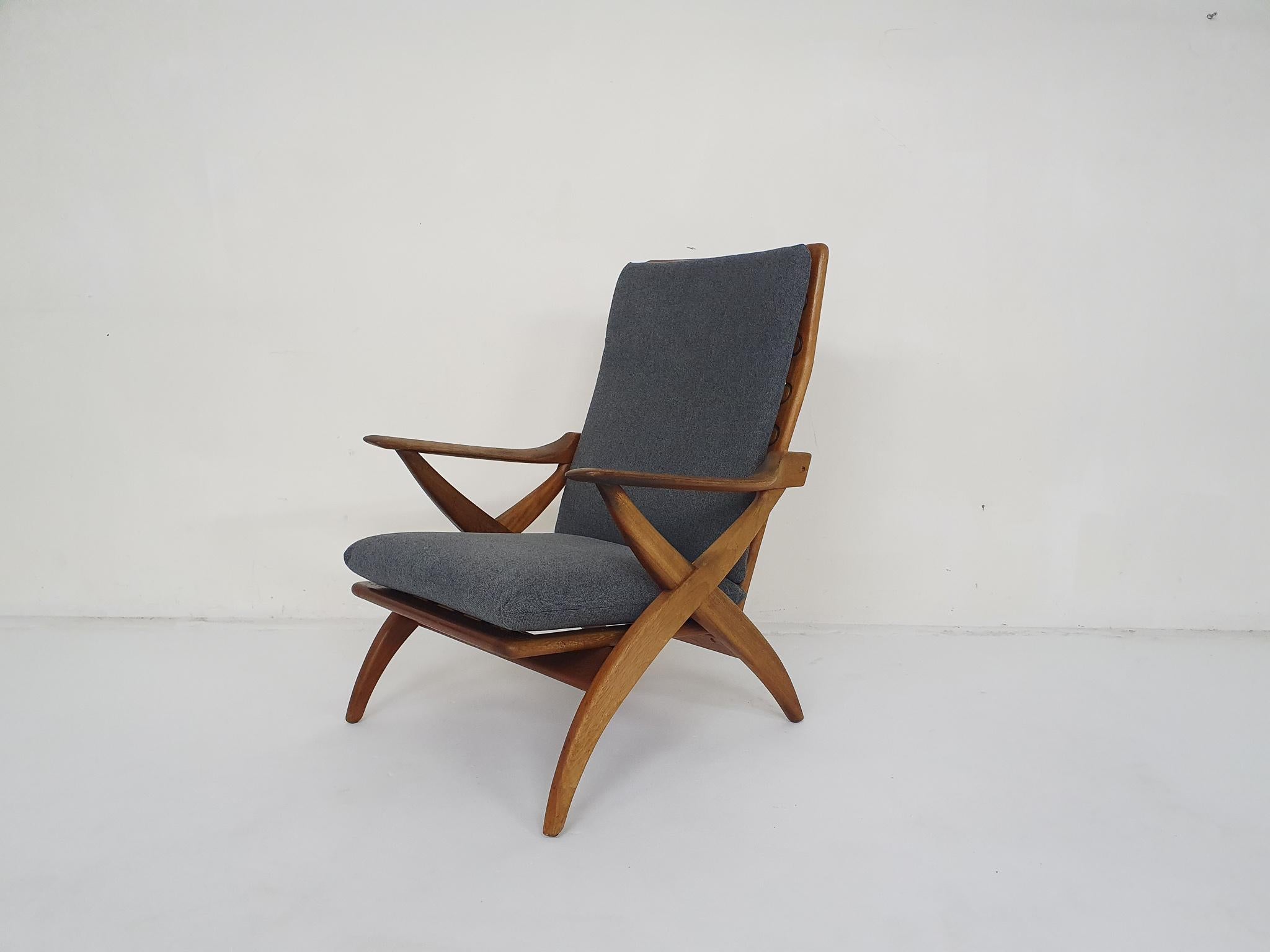 Teak lounge chair model 