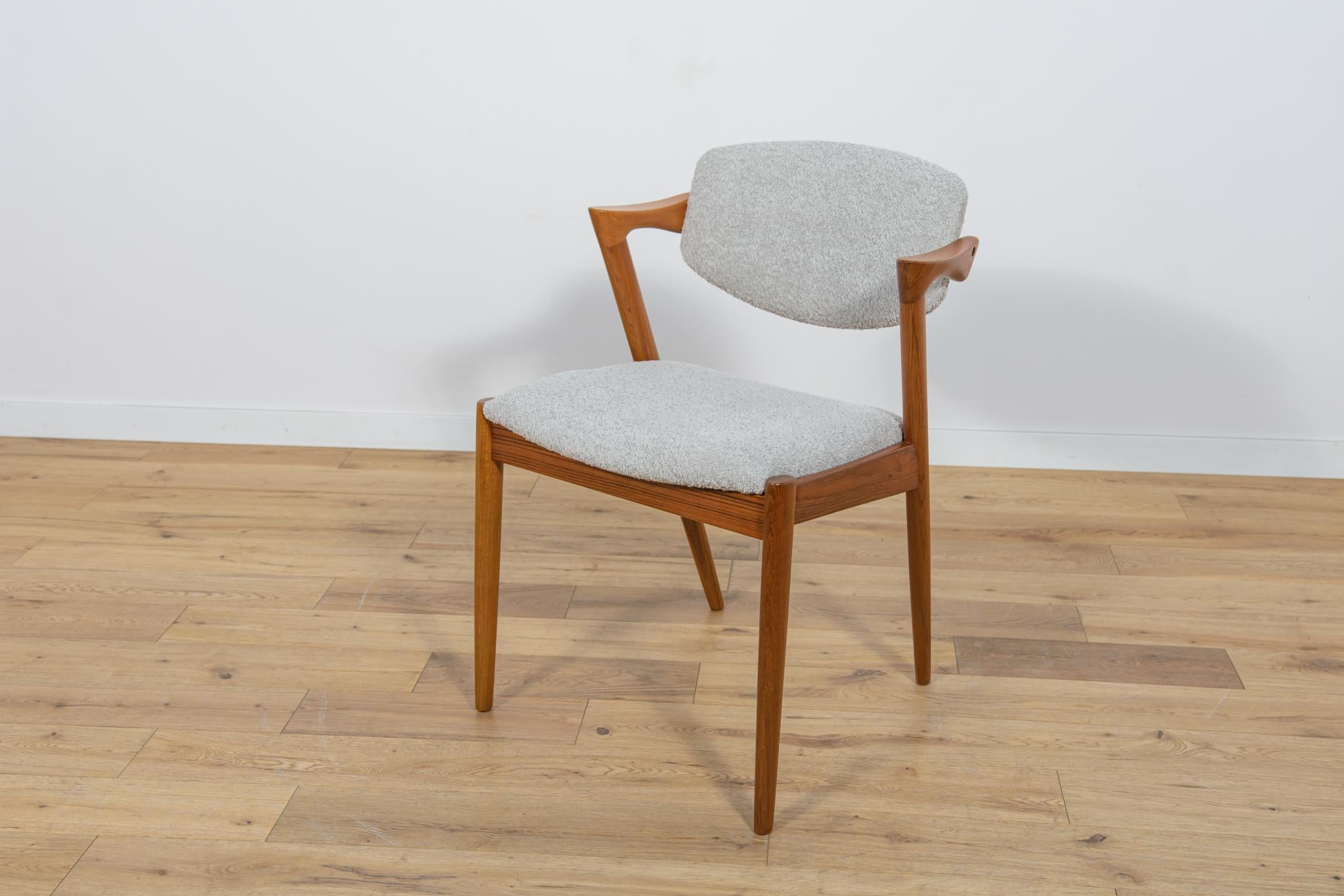 Mid-Century Teak Model 42 Dining Chairs by Kai Kristiansen for Schou Andersen. For Sale 3
