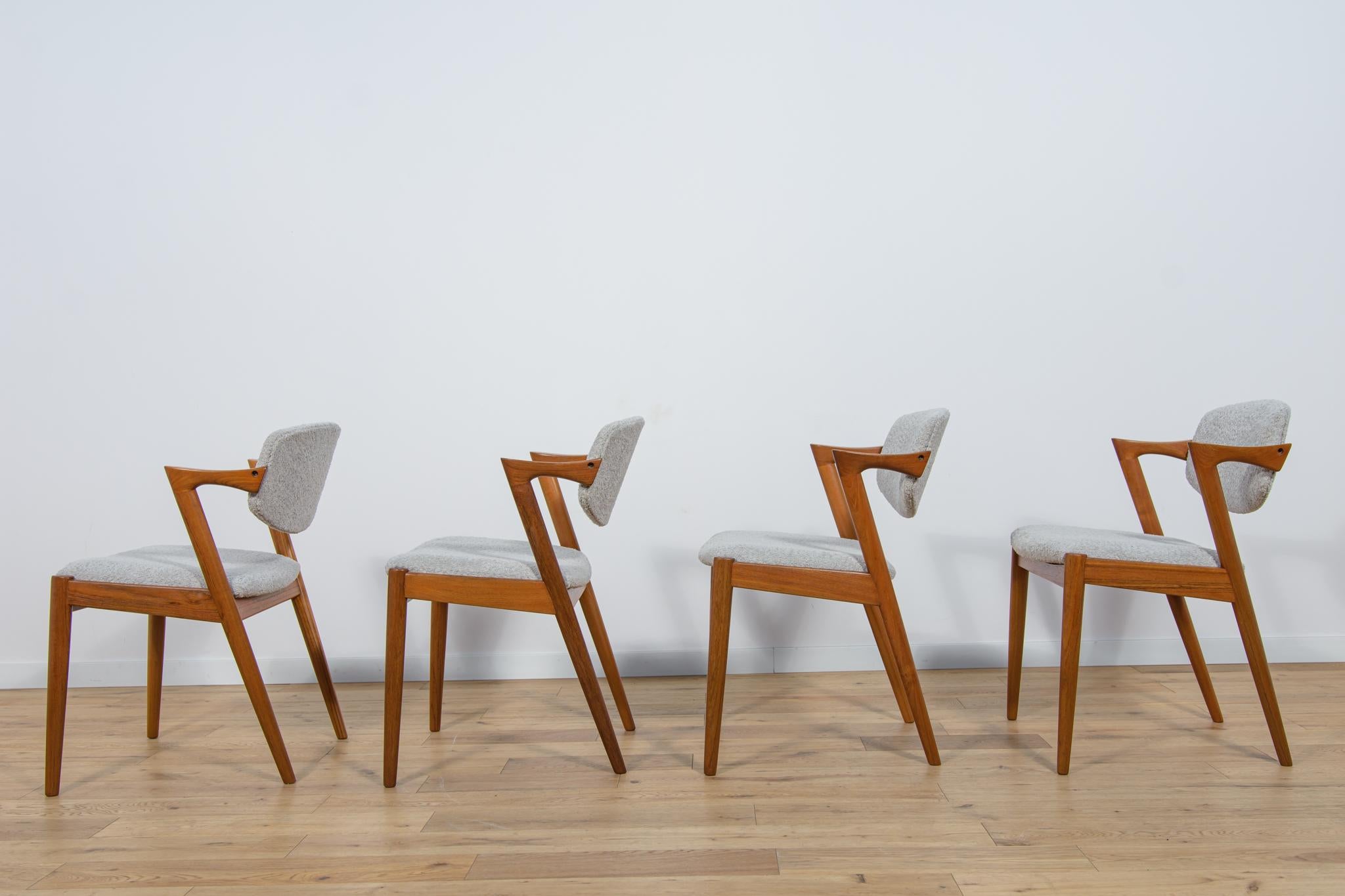 Mid-Century Teak Model 42 Dining Chairs by Kai Kristiansen for Schou Andersen. In Excellent Condition For Sale In GNIEZNO, 30