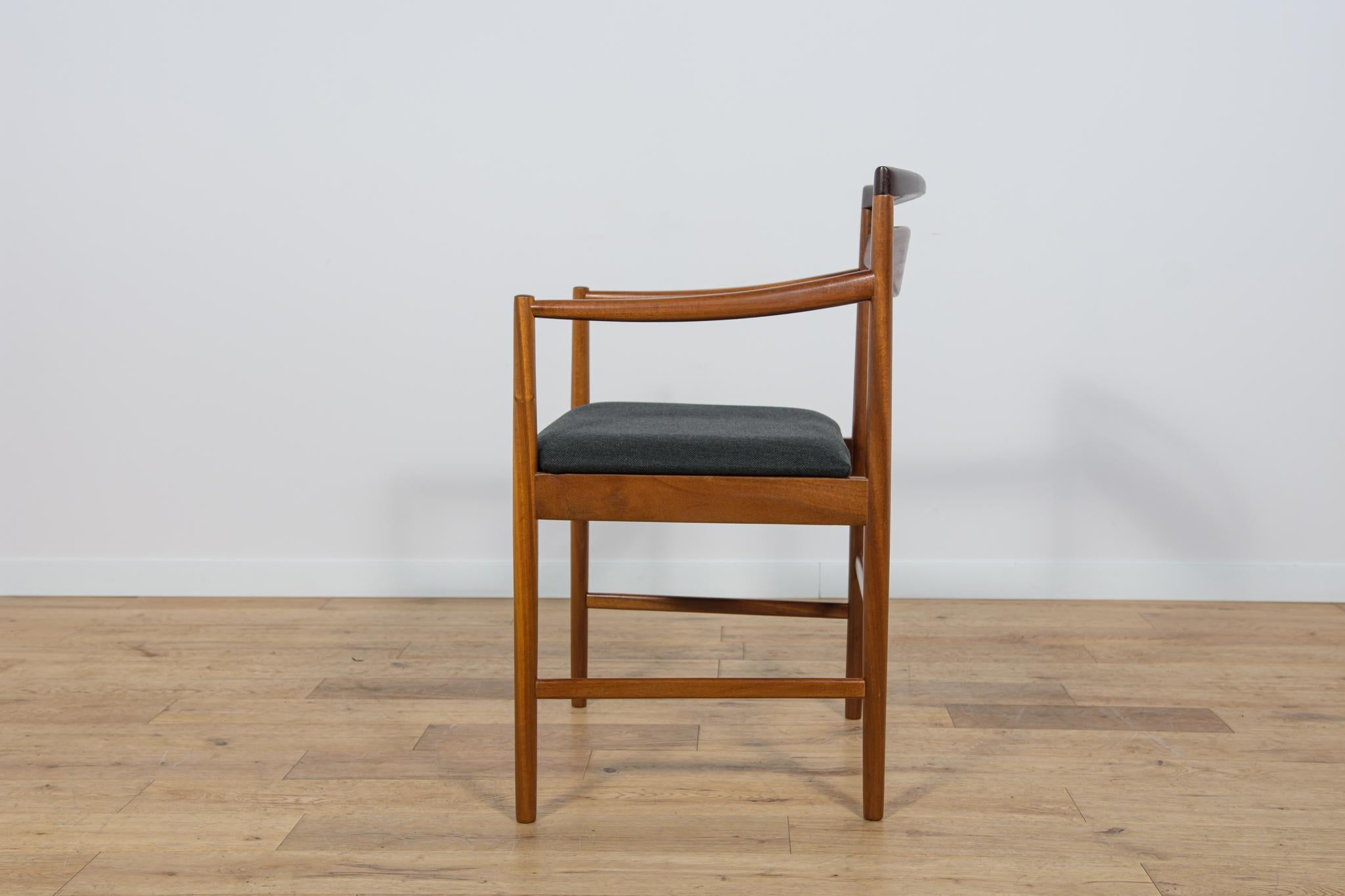 Esszimmerstühle aus Teakholz Modell 9513 aus der Mitte des Jahrhunderts von Tom Robertson für McIntosh, 1970er Jahre. im Angebot 1