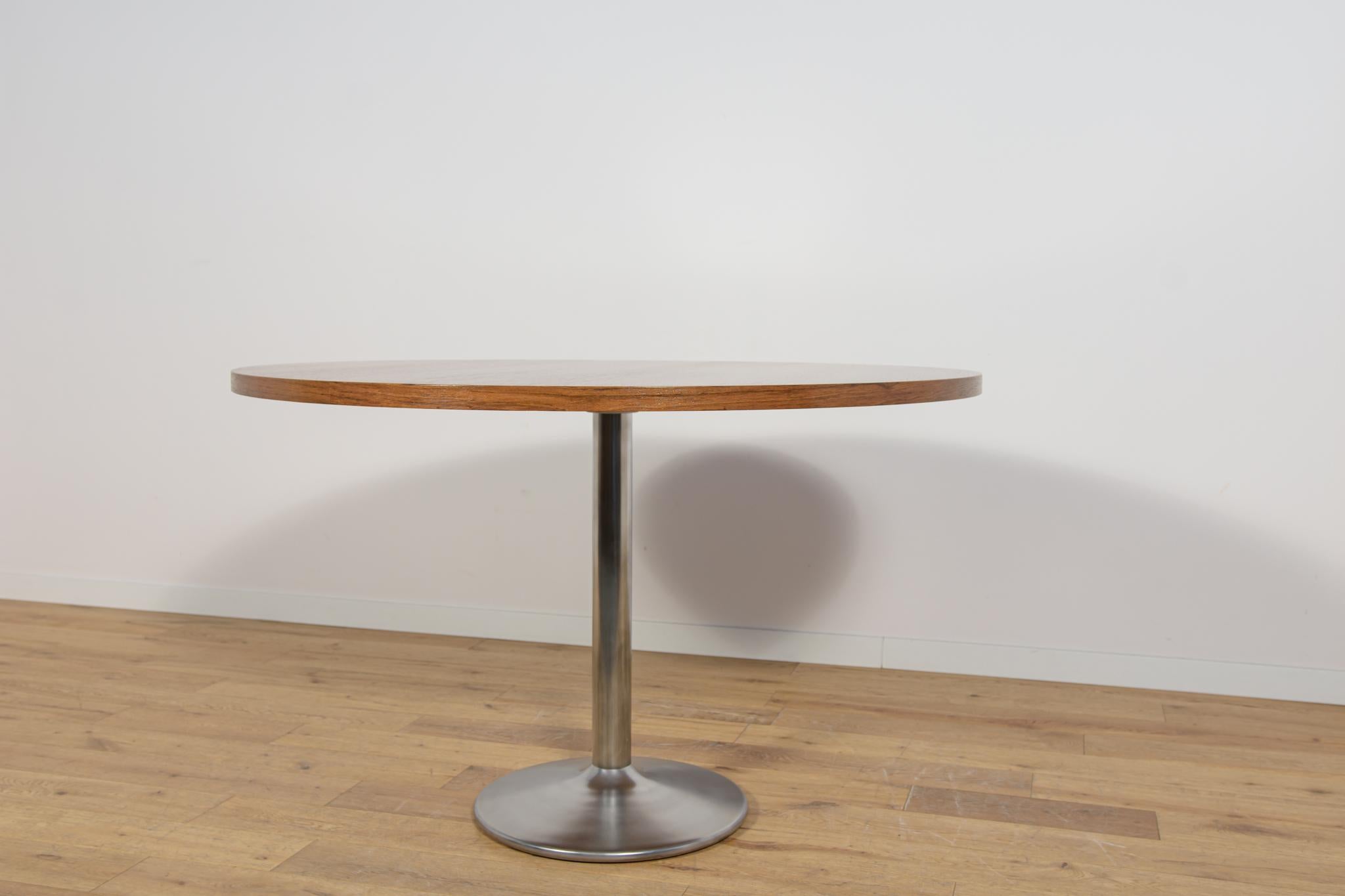 Mid-Century Teak Modern Round Dining Table, Denmark, 1970s In Excellent Condition For Sale In GNIEZNO, 30