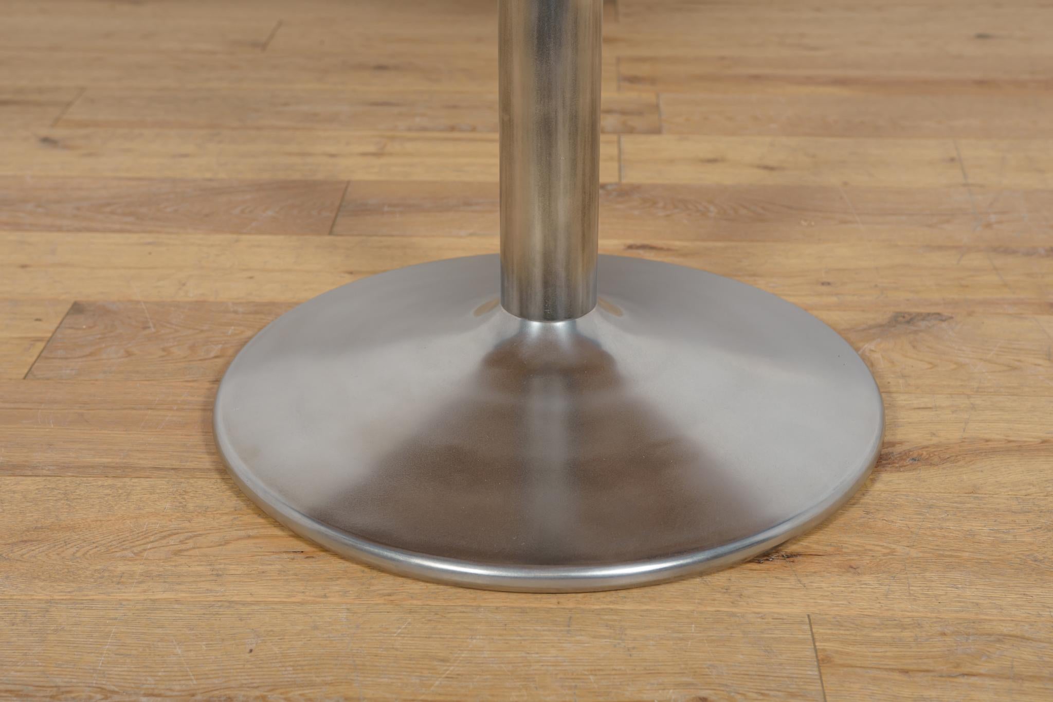 Table de salle à manger ronde moderne en teck du milieu du siècle, Danemark, années 1970 en vente 1