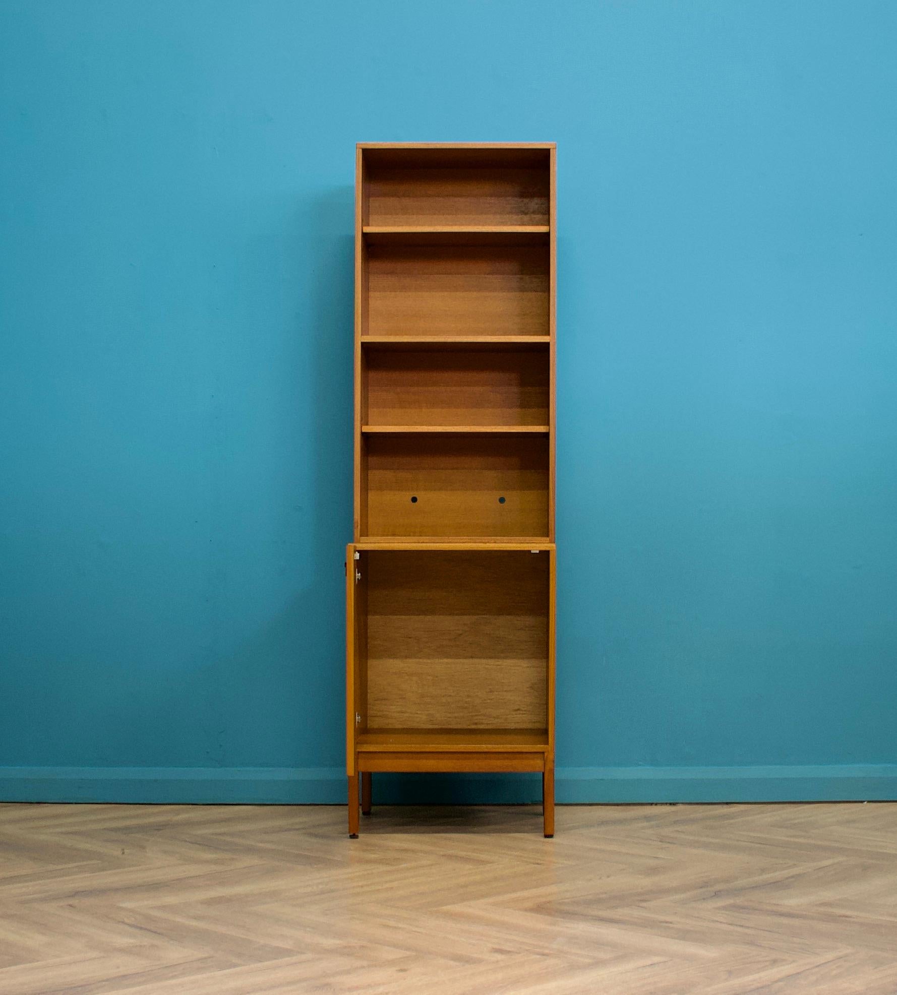 Mid Century Teak Narrow Bookcase from Austinsuite, 1960s In Good Condition In South Shields, GB