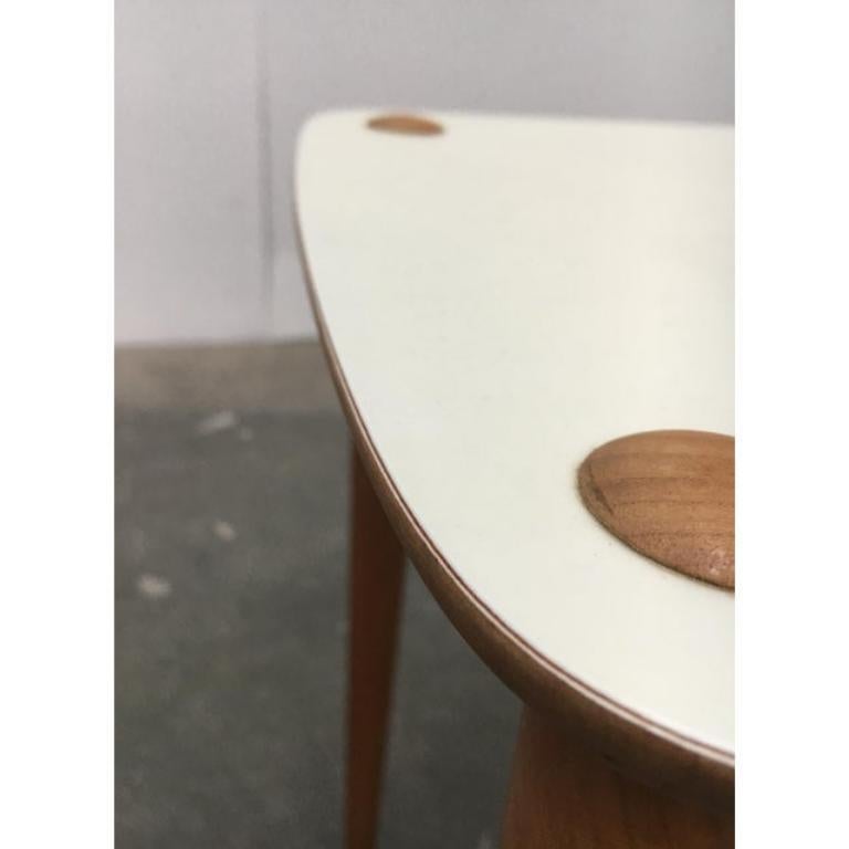 Table d'appoint en teck du milieu du siècle en vente 1
