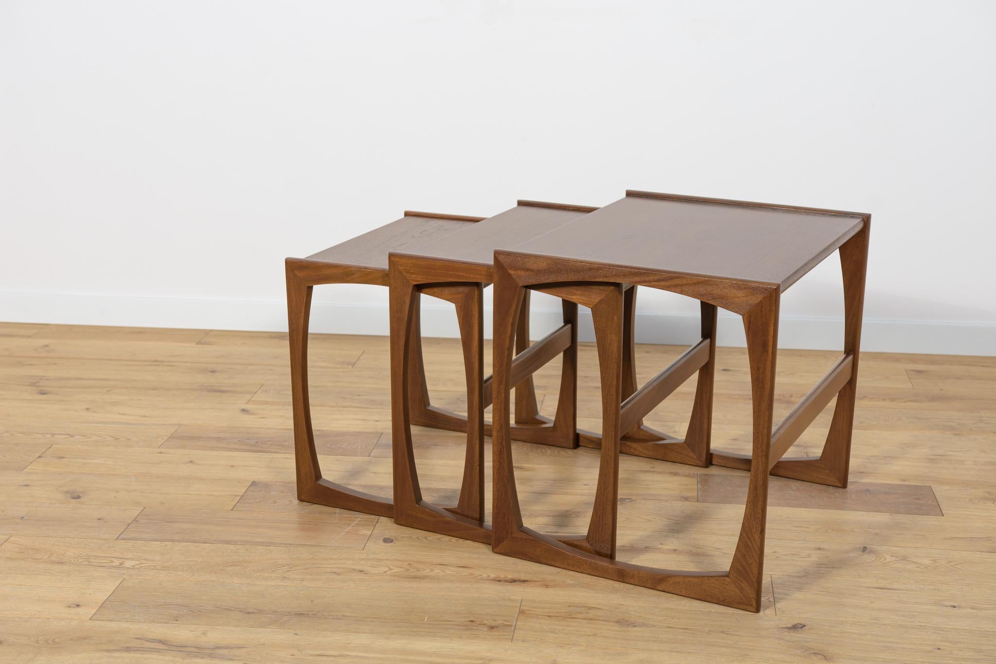 Mid-Century Teak Nesting Tables by R. Benett for G-Plan, 1970s, Set of 3 In Excellent Condition For Sale In GNIEZNO, 30