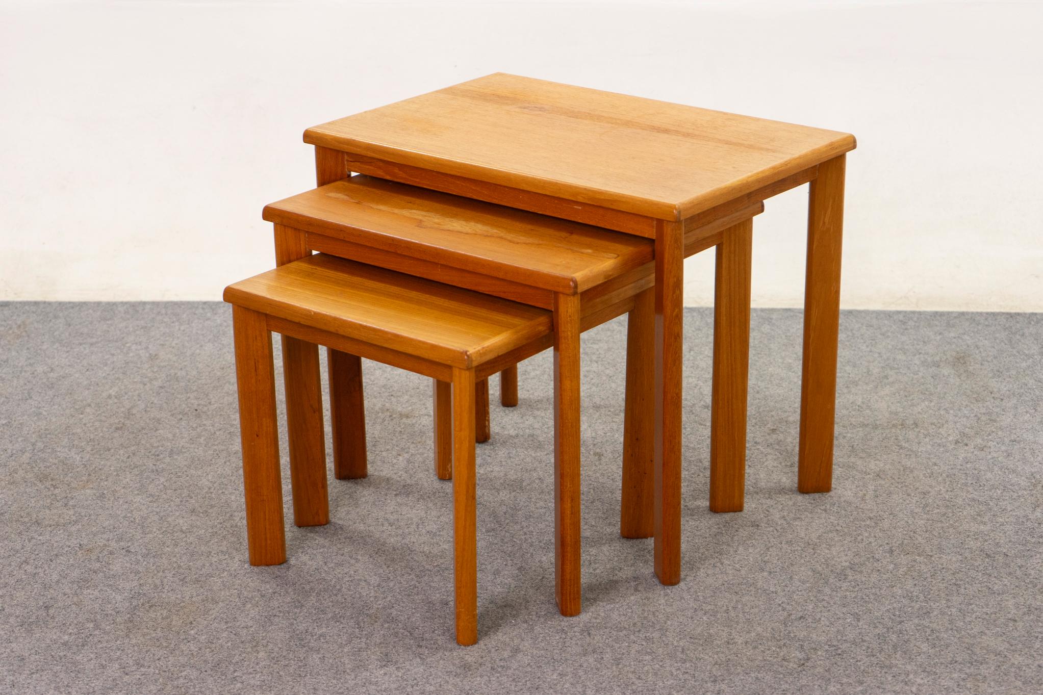Mid-Century Teak Nesting Tables In Good Condition For Sale In VANCOUVER, CA