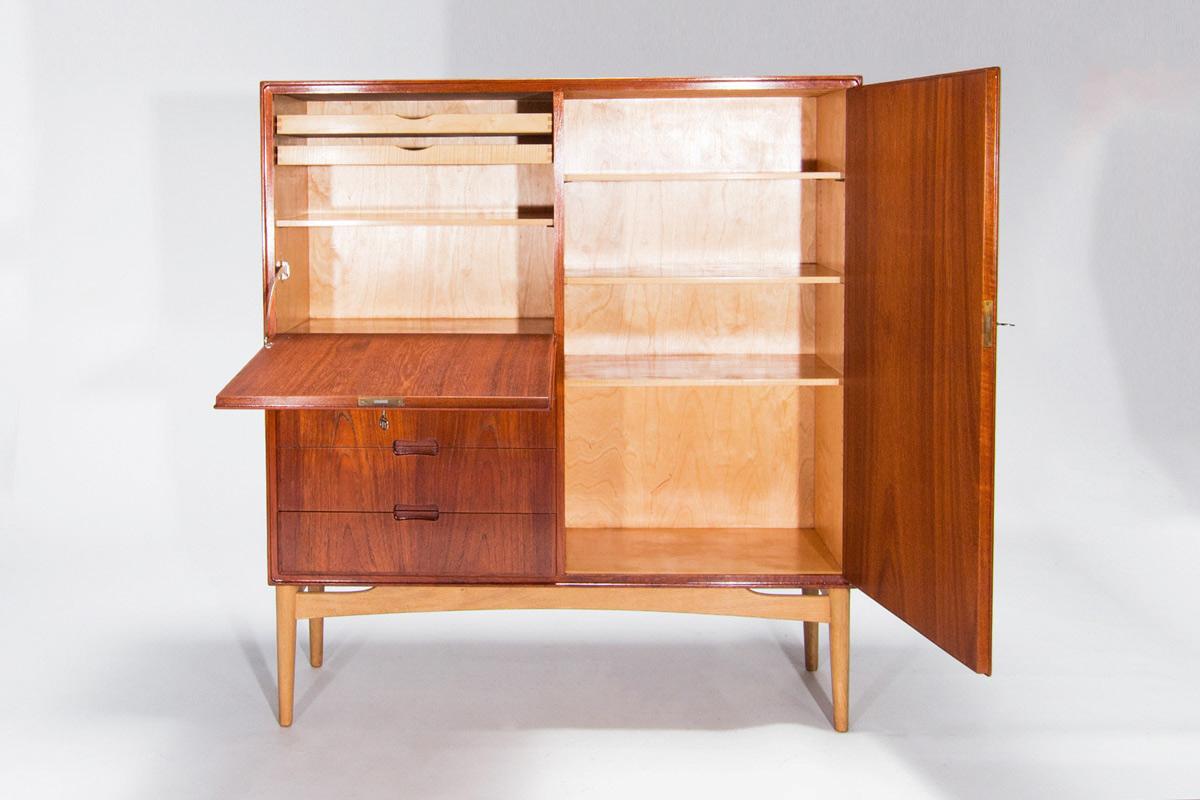 Scandinavian Modern Mid Century Teak & Oak Cabinet, Danish Design 1950’s For Sale