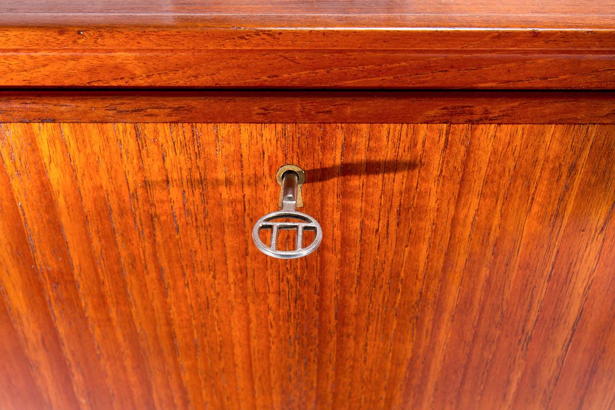 Quercia Credenza di metà secolo in teak e quercia, design danese anni '50 in vendita