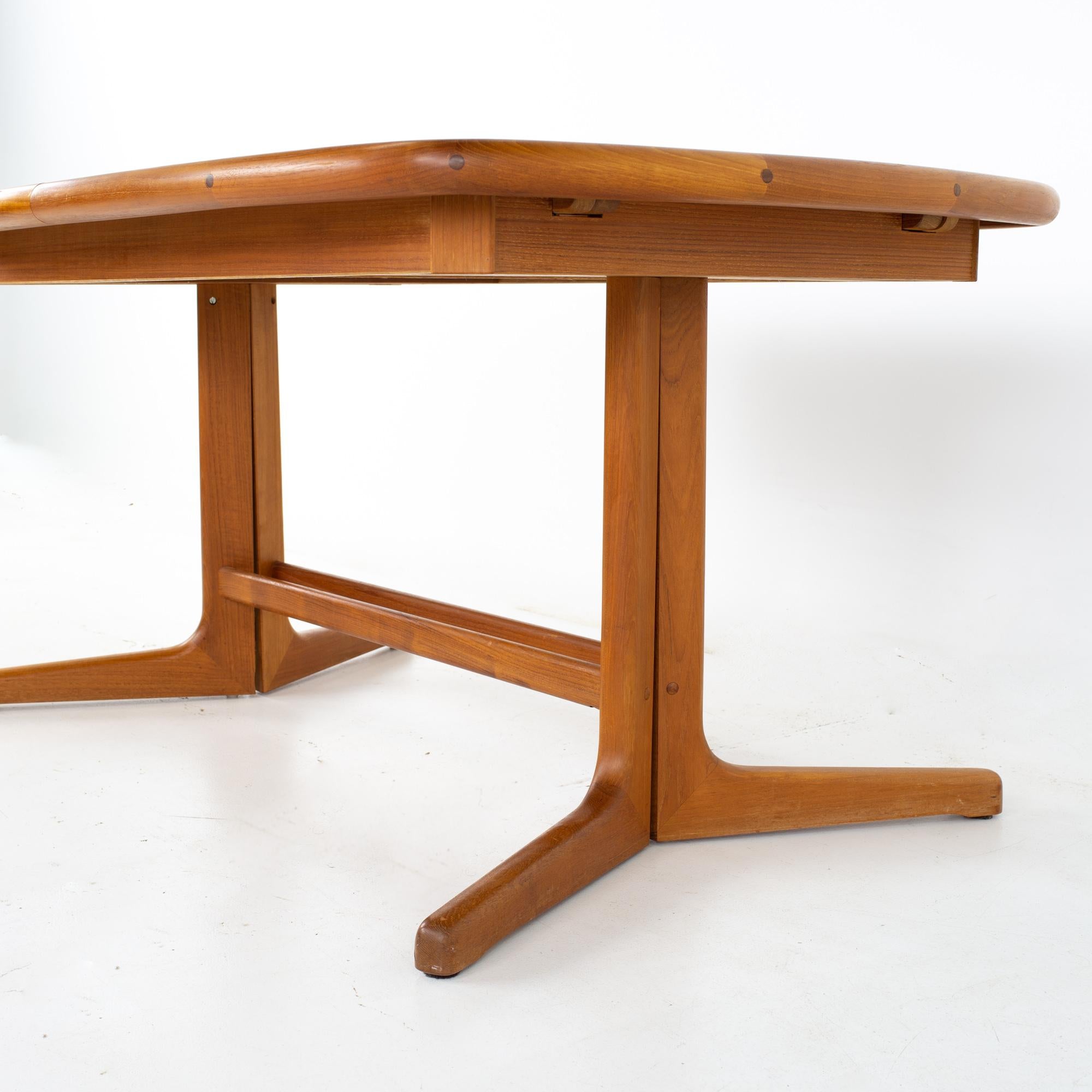 Mid Century Teak Oval Expanding Dining Table 2