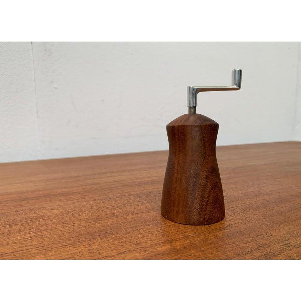 Néerlandais Moulin à poivre en teck du milieu du siècle de Pede, 1960 en vente