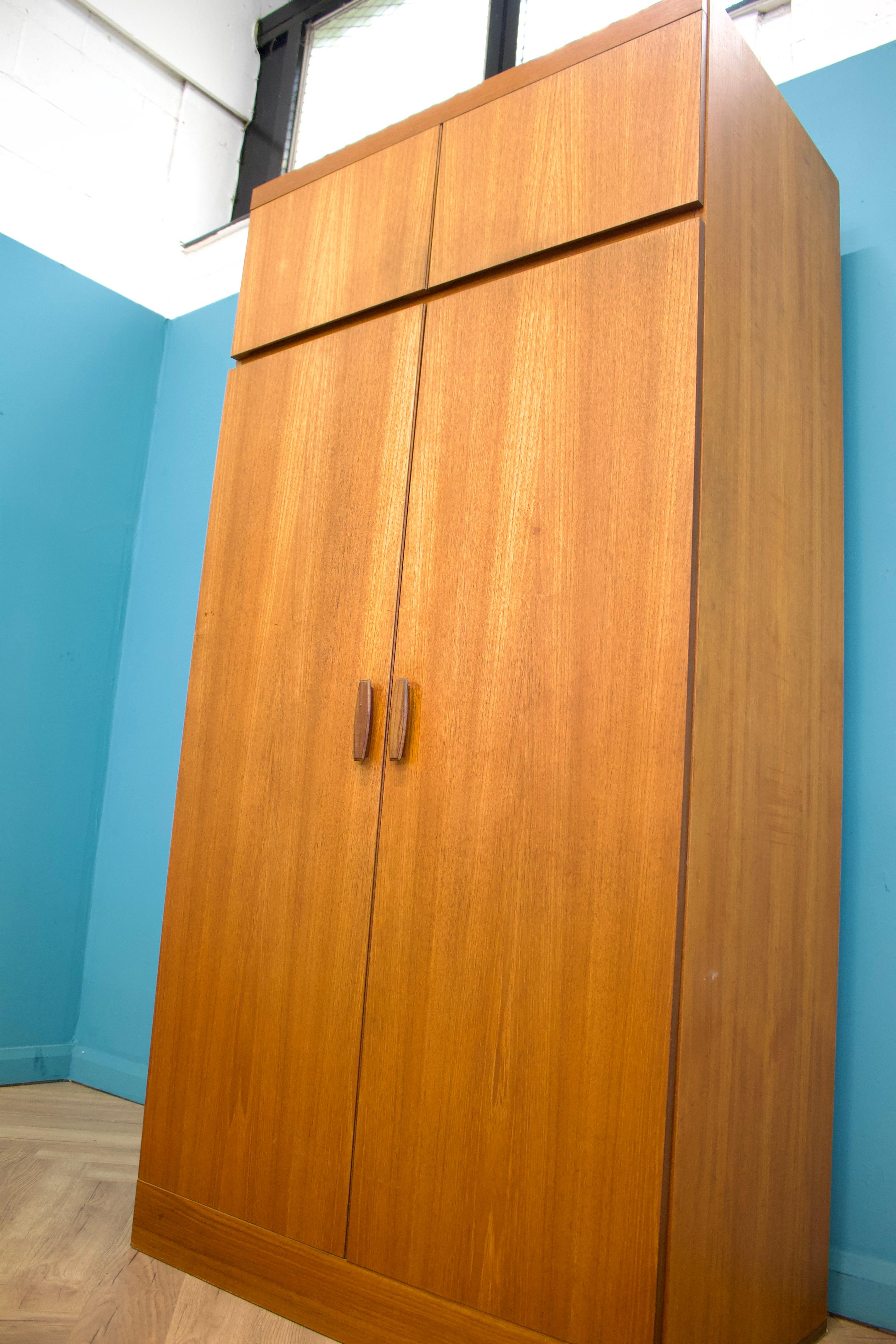 Armadio quadrilatero in teak di G-Plan, anni '1960, metà del secolo scorso In condizioni buone in vendita a South Shields, GB