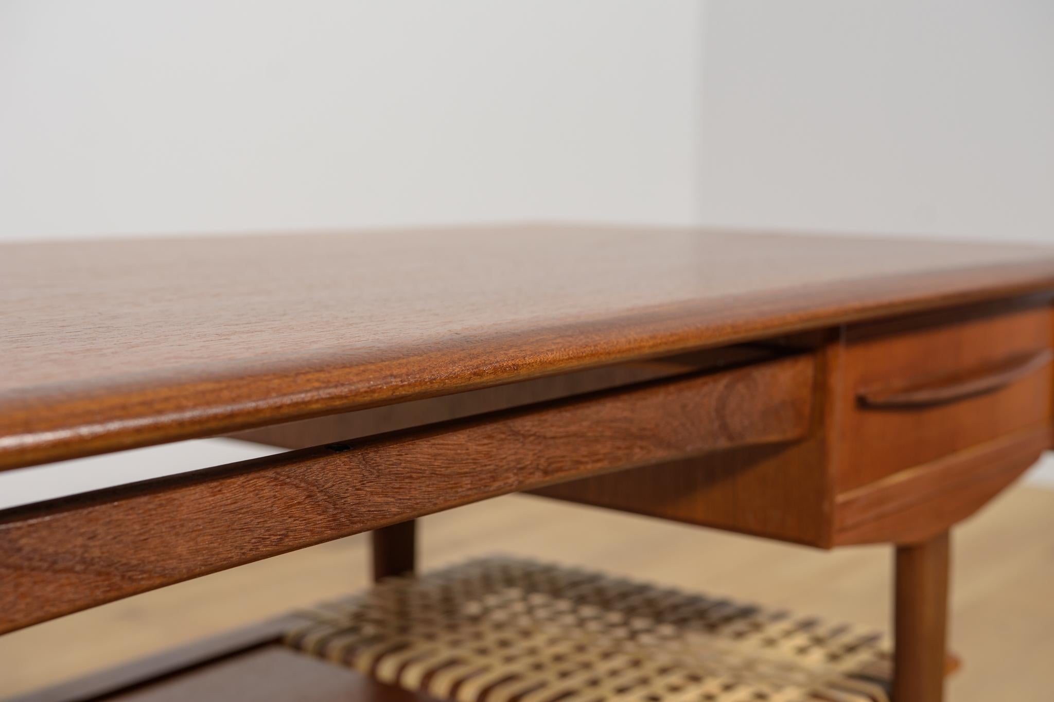 Table basse en teck et rotin du milieu du siècle, Danemark, années 1960 en vente 6