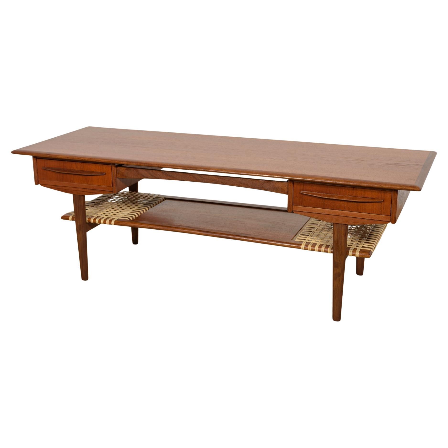 Couchtisch aus Teak und Rattan, Dänemark, 1960er Jahre