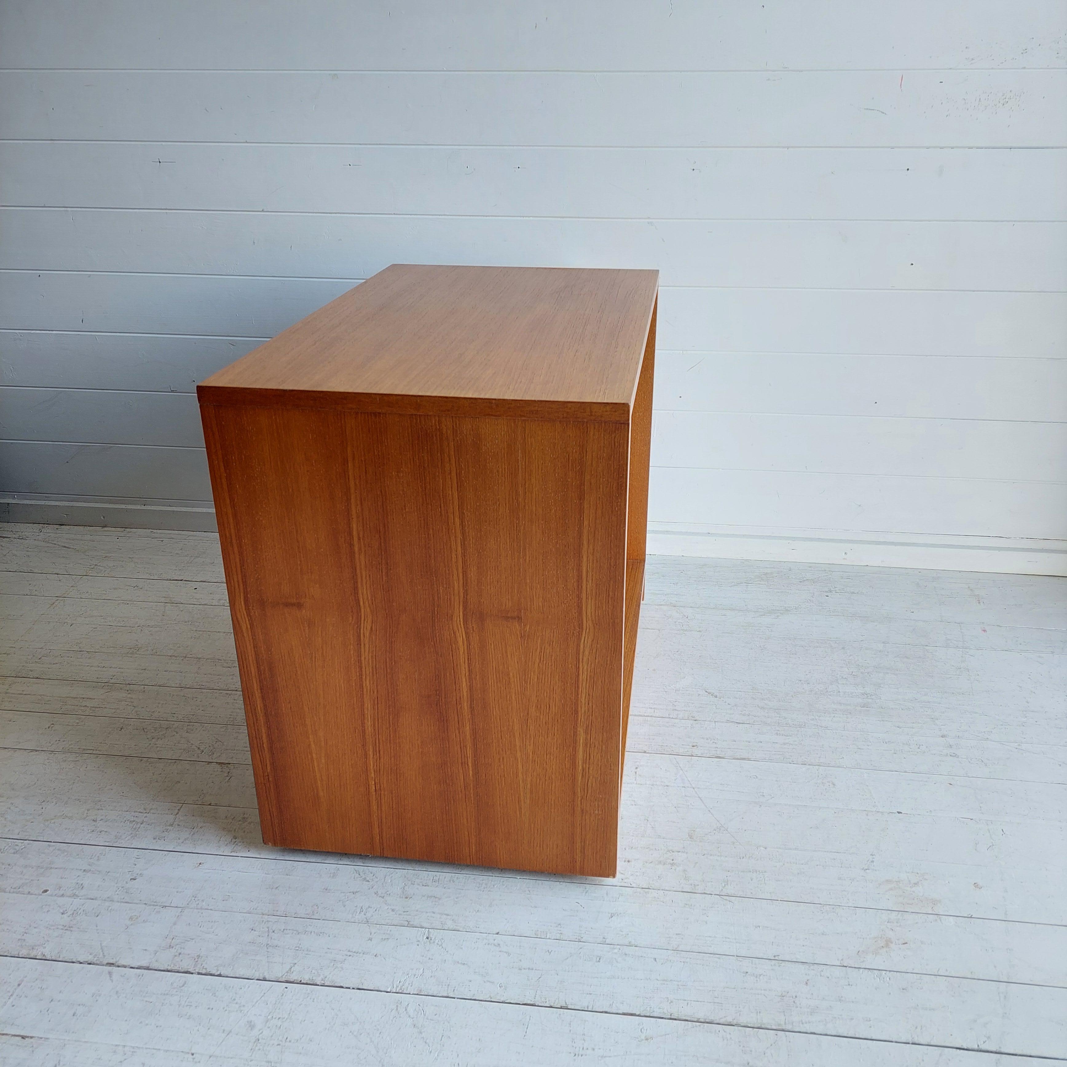 Mid Century Teak Record Cabinet Vinyl Storage Media unit Jesper Denmark, 70s 6