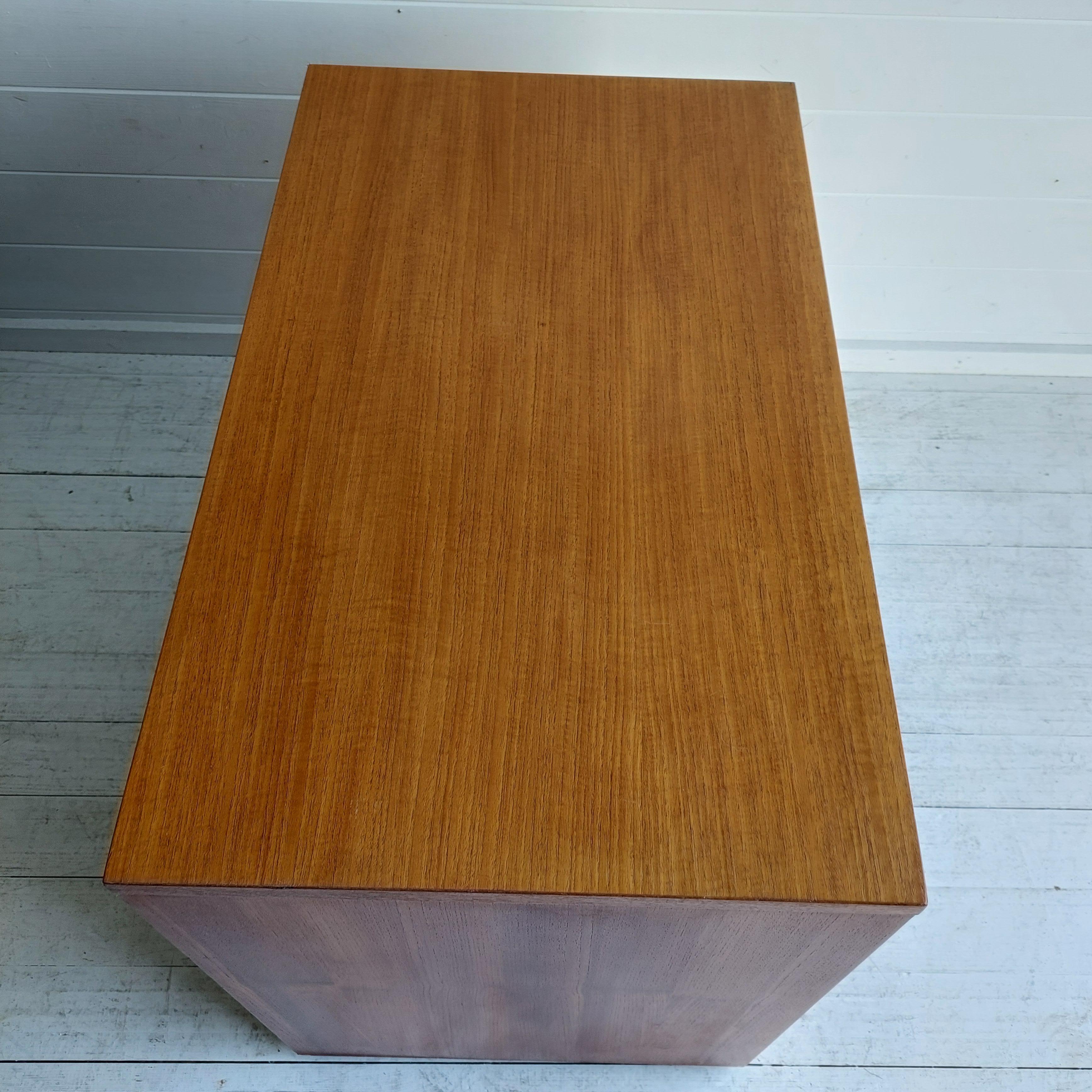 Mid Century Teak Record Cabinet Vinyl Storage Media unit Jesper Denmark, 70s 7