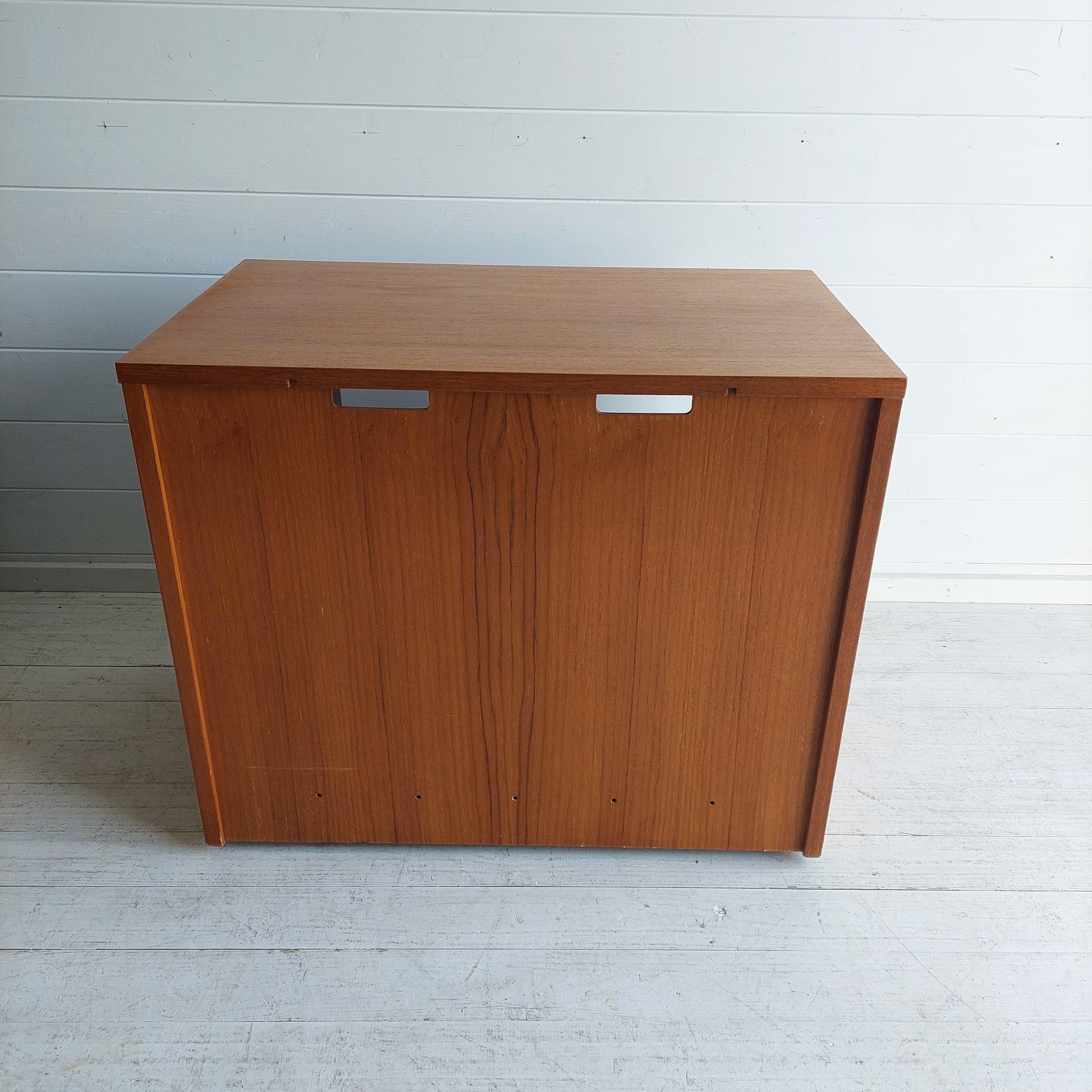 Mid Century Teak Record Cabinet Vinyl Storage Media unit Jesper Denmark, 70s 8