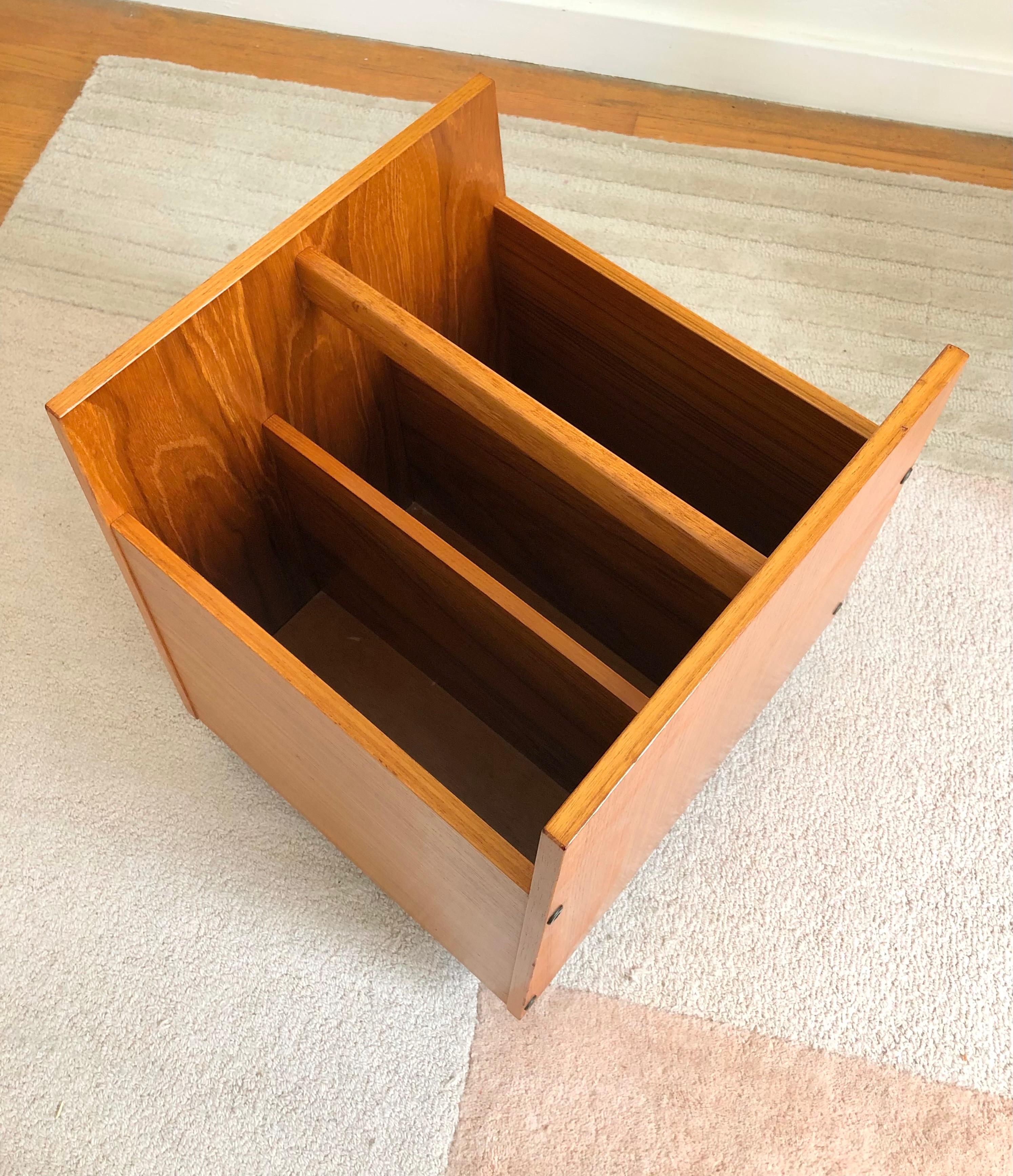 Mid Century Teak Rolling Record Holder In Good Condition In Vallejo, CA