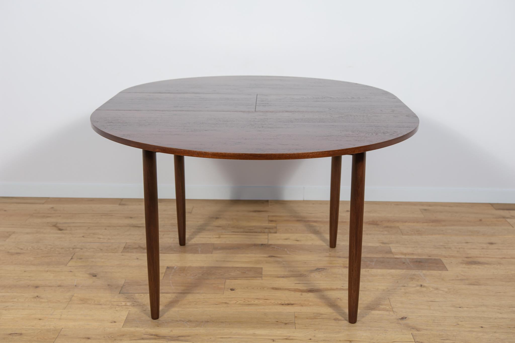 Mid-Century Teak Round Dining Table from G-Plan, Great Britain,  1960s For Sale 3