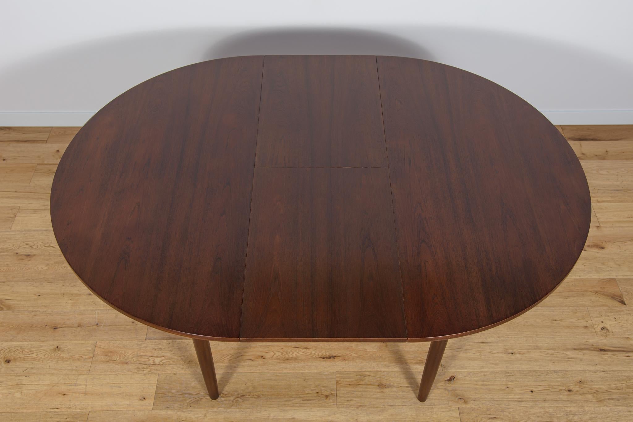 Mid-Century Teak Round Dining Table from G-Plan, Great Britain,  1960s In Excellent Condition For Sale In GNIEZNO, 30