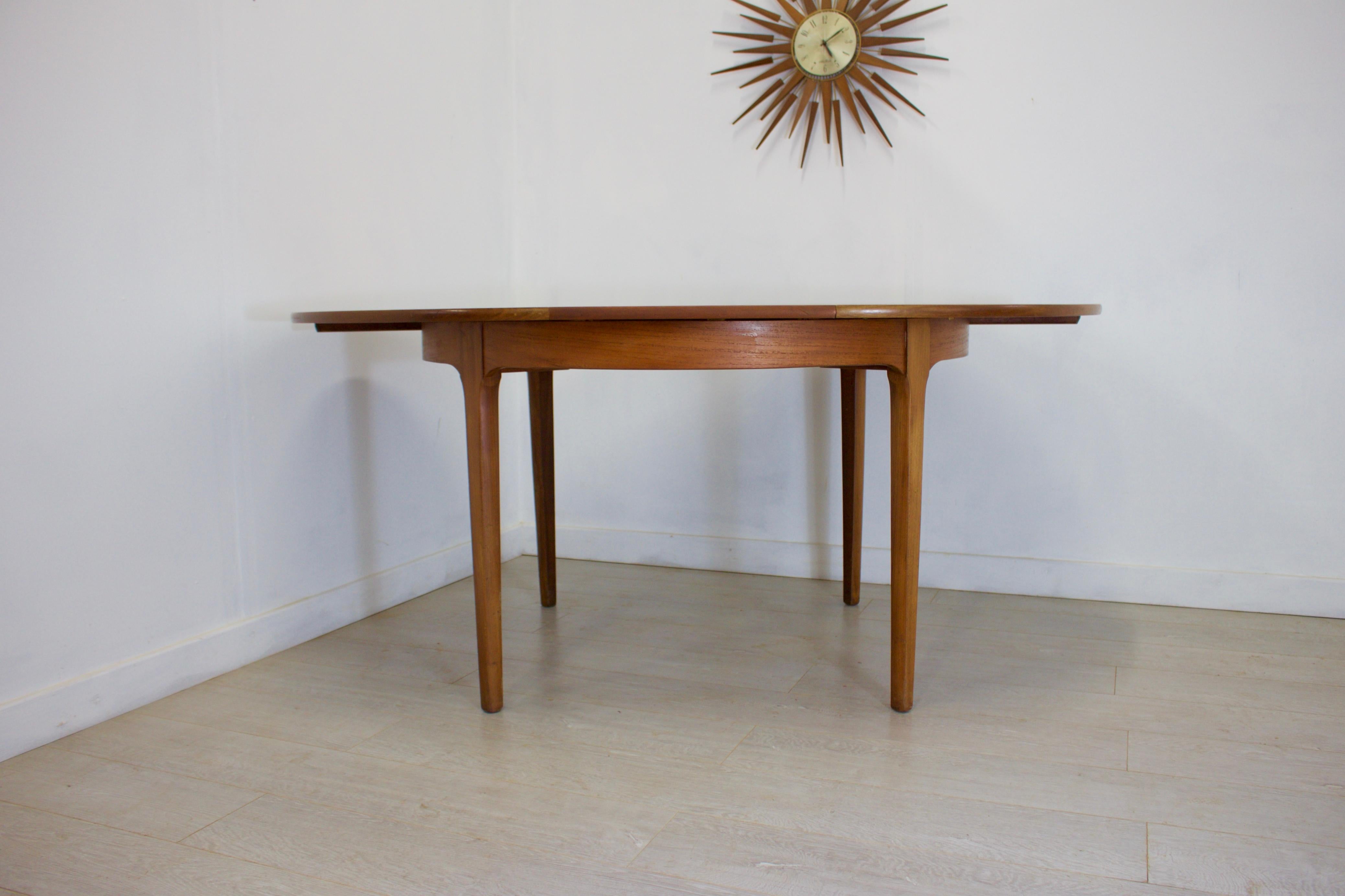 Mid-Century Modern Midcentury Teak Round Extendable Dining Table from Nathan, 1960s