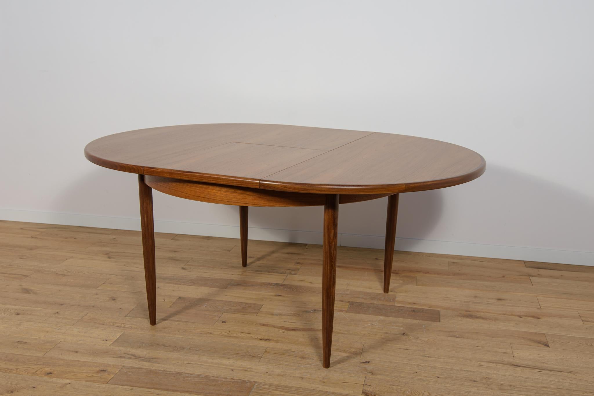 Mesa de comedor redonda de teca Fresco de mediados de siglo de G-Plan, Reino Unido, años 60 en venta 2