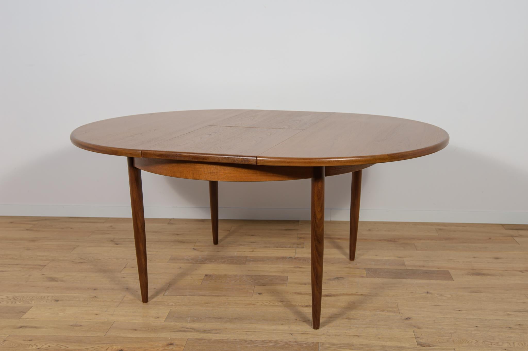 Mid-Century Teak Round Fresco Dining Table from G-Plan, United Knigdom, 1960s For Sale 4