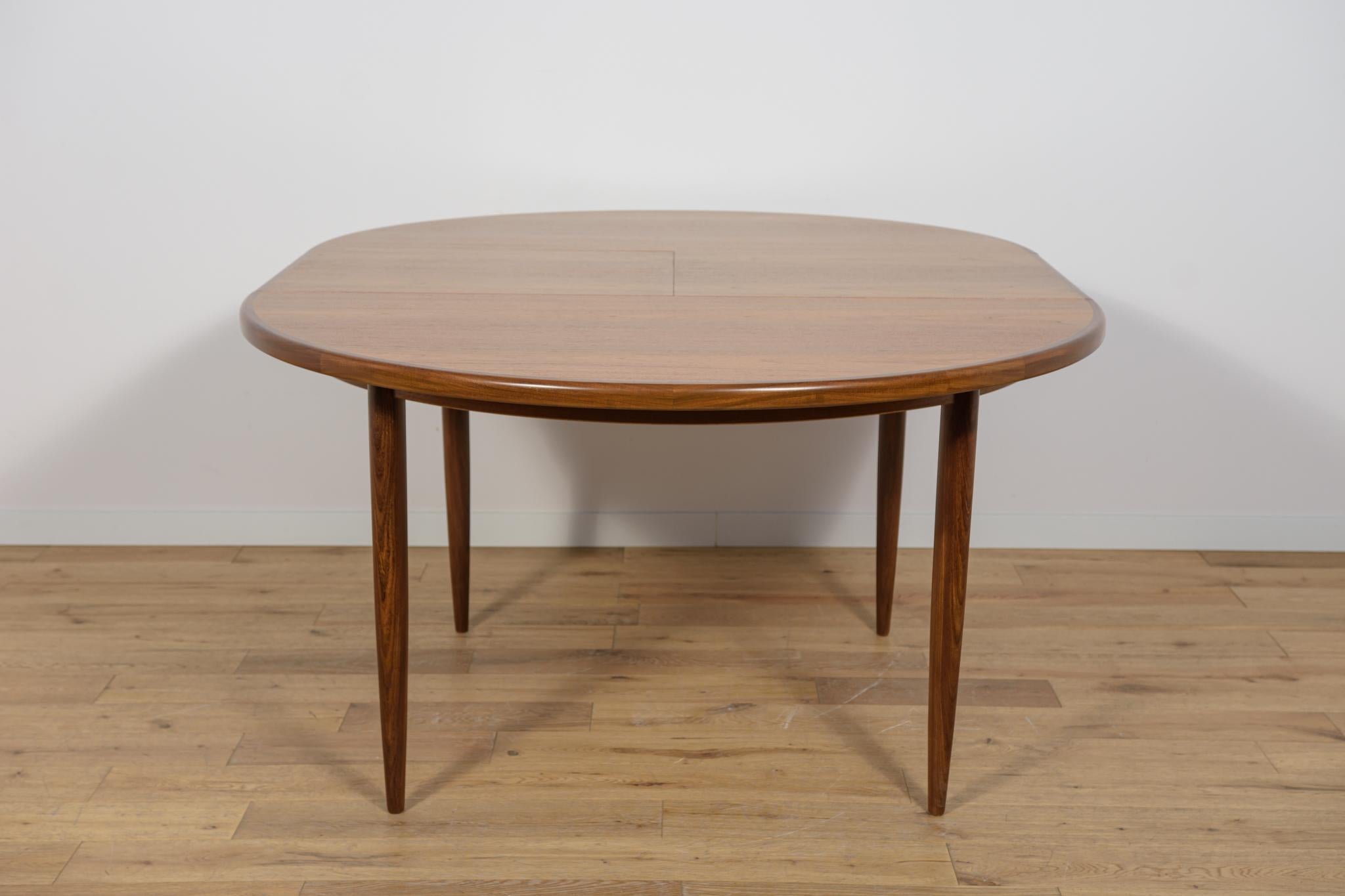 Mesa de comedor redonda de teca Fresco de mediados de siglo de G-Plan, Reino Unido, años 60 en venta 3