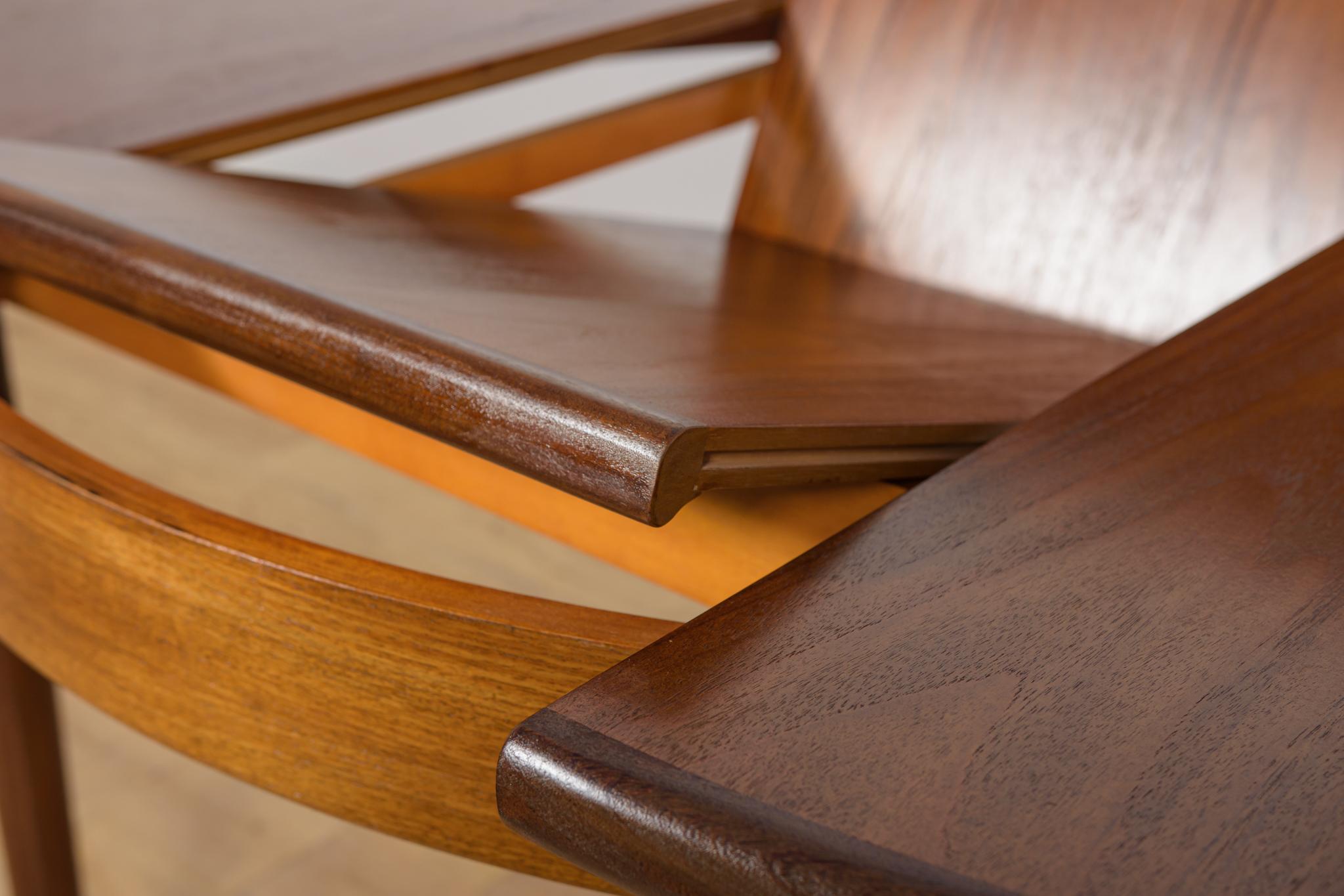 Mid-Century Teak Round Fresco Dining Table from G-Plan, United Knigdom, 1960s For Sale 9