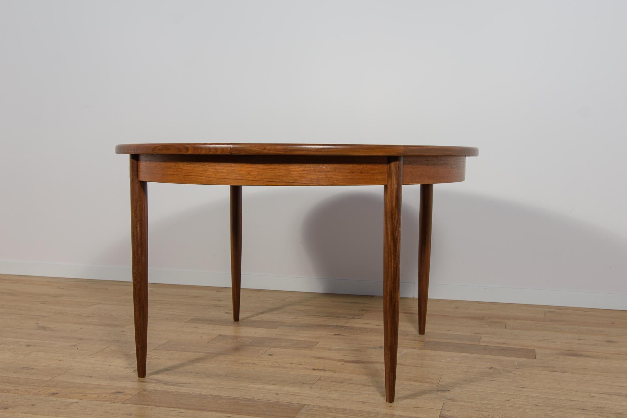 Mesa de comedor redonda de teca Fresco de mediados de siglo de G-Plan, Reino Unido, años 60 en Excelente estado para la venta en GNIEZNO, 30