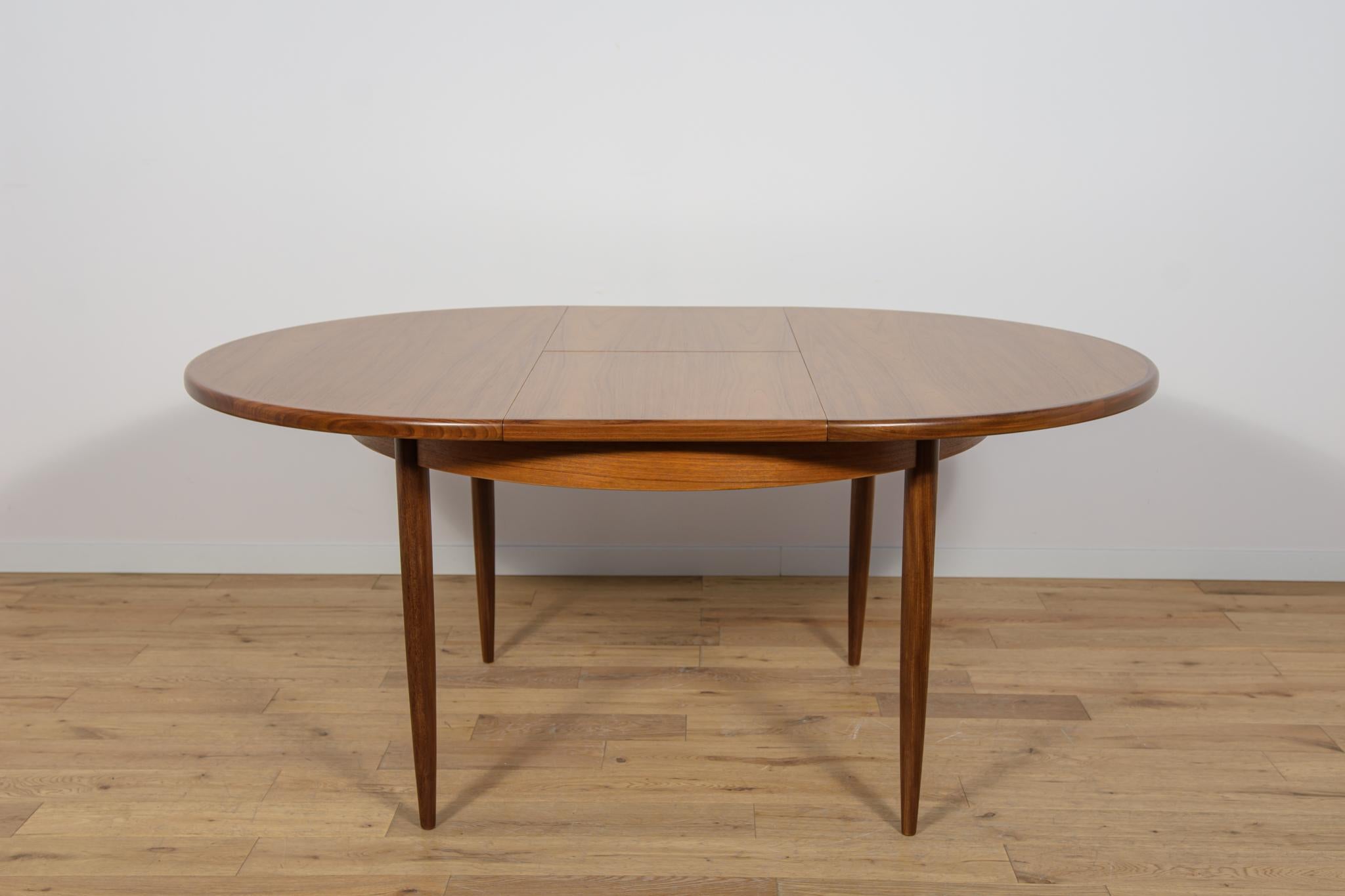 Mesa de comedor redonda de teca Fresco de mediados de siglo de G-Plan, Reino Unido, años 60 Teca en venta