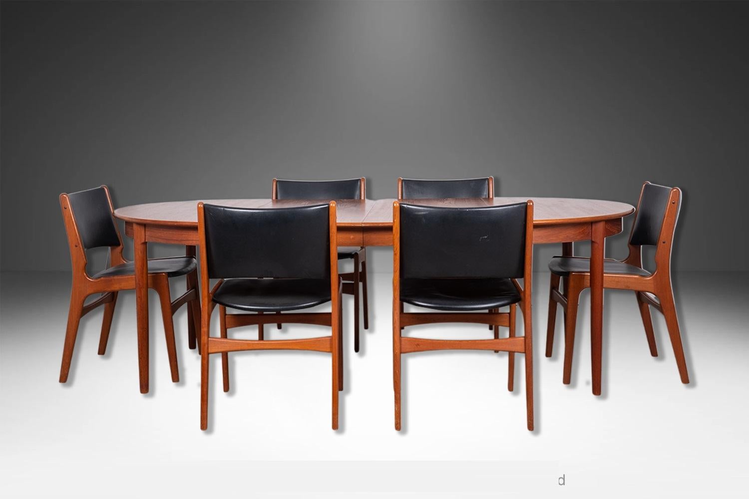 Mid-Century Teak Rund Oval Ausziehbarer Esstisch im Angebot 1
