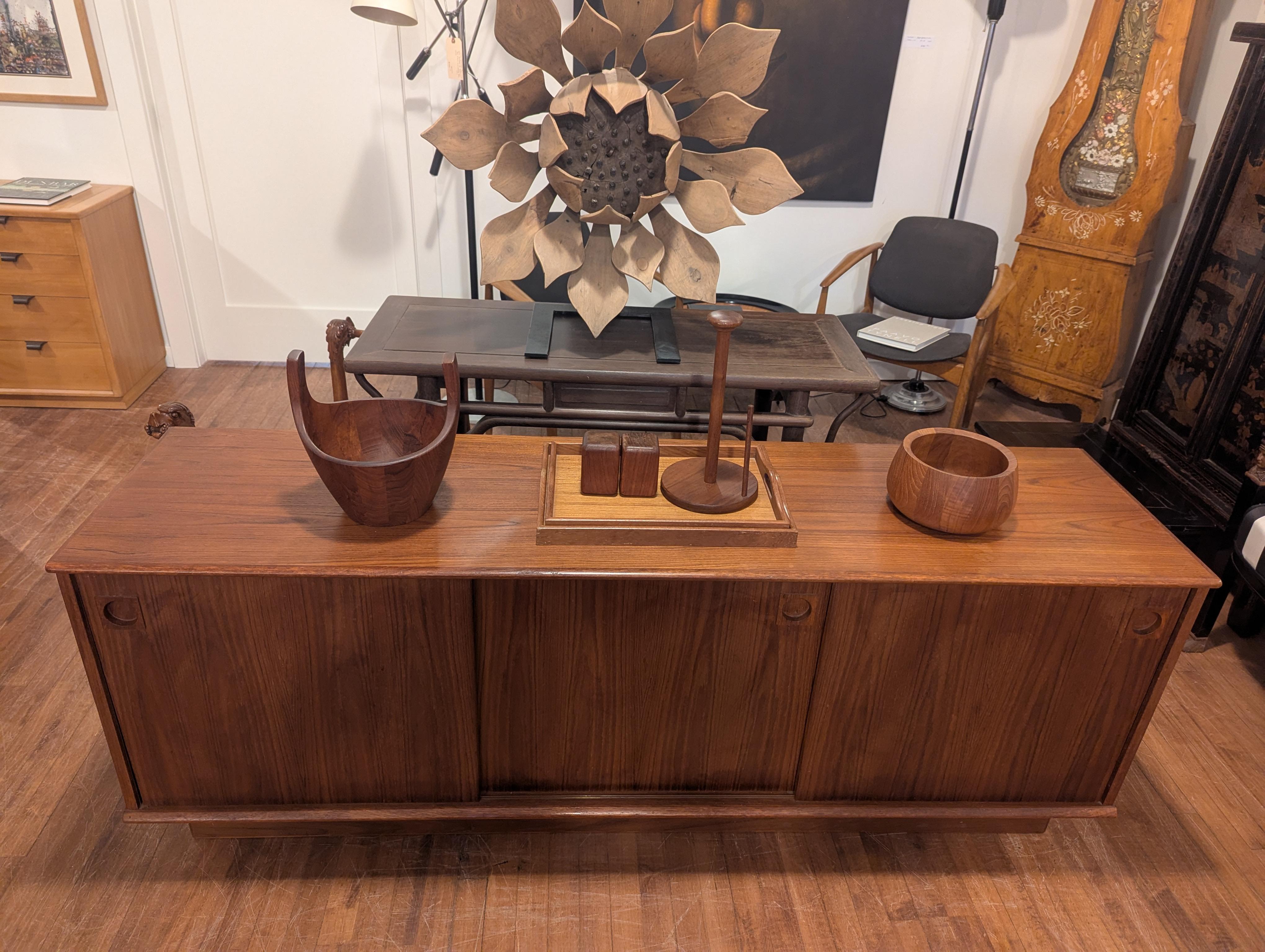 Mid Century Teakholz Salz Pfeffer, Tablett, Handtuch Set im Angebot 5