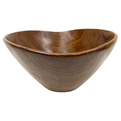 Ciotola da console smerlata in teak del Medioevo