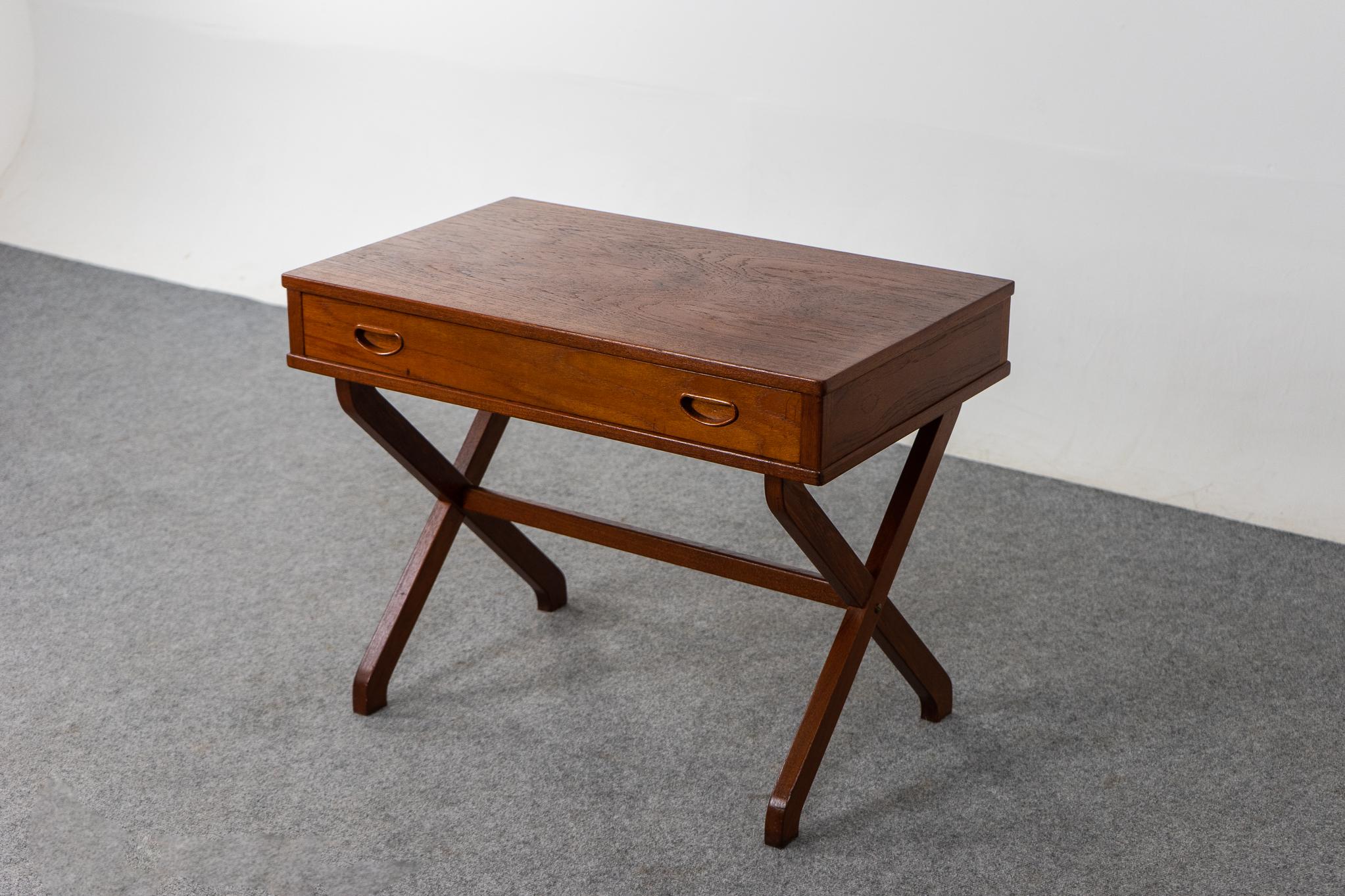 Mid-Century Teak Sewing/Side Table For Sale 3