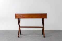 Tavolo da cucito/da fianco in teak del metà del secolo scorso