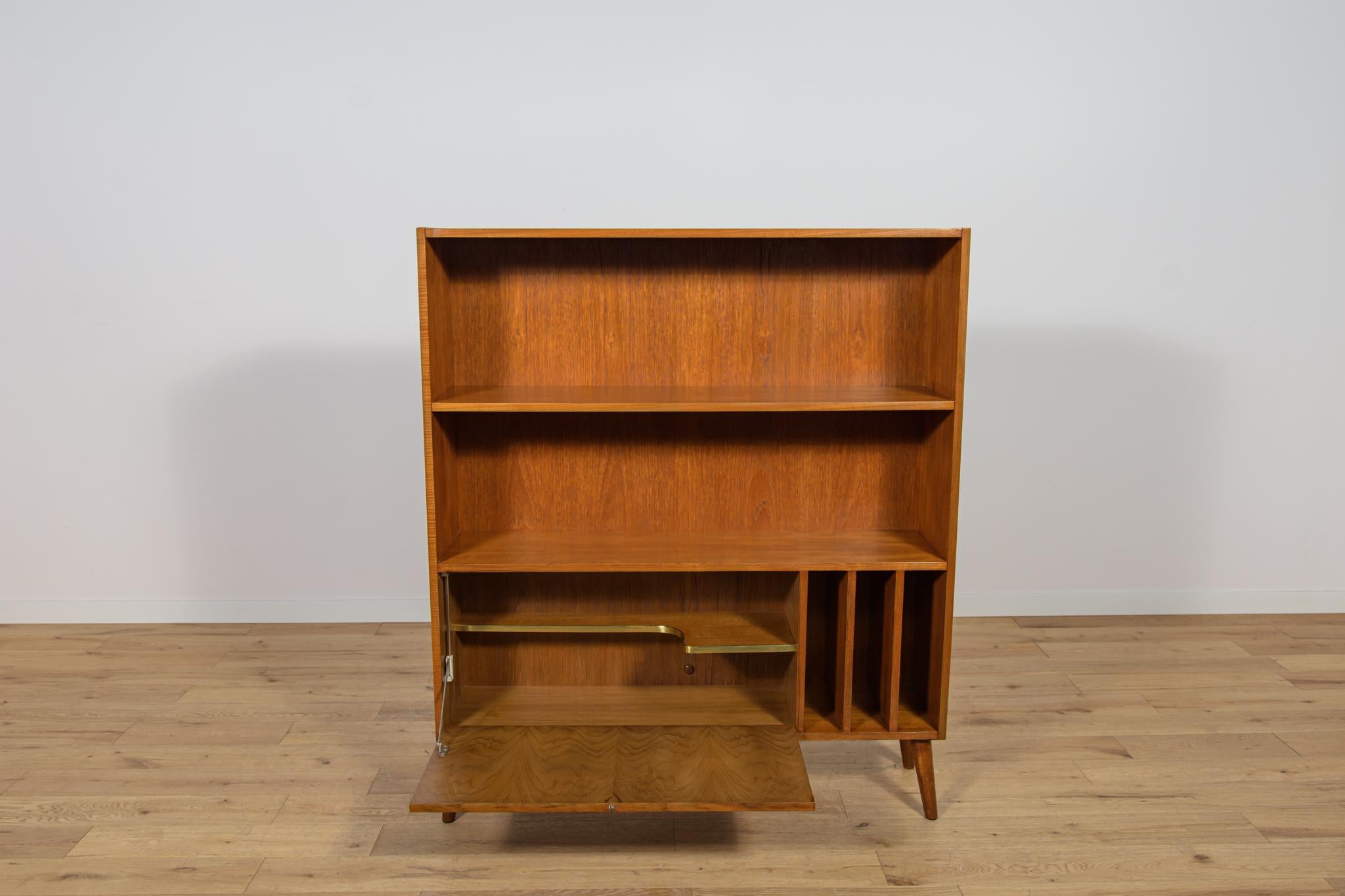 Mid-Century Teak Shelf, Denmark, 1970s In Excellent Condition For Sale In GNIEZNO, 30