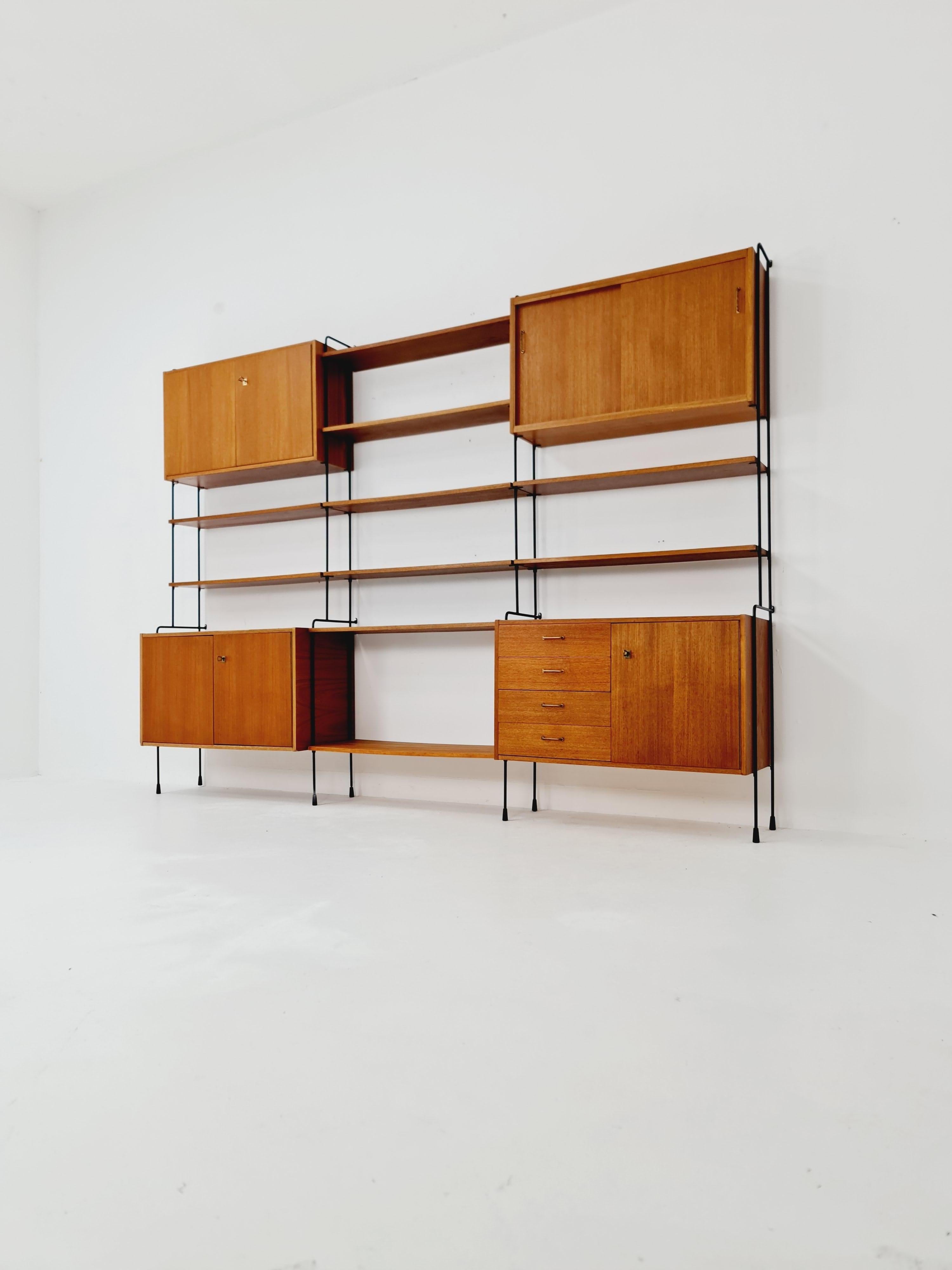 Mitte des Jahrhunderts Teak  Regaleinheit von Hilker für Omnia, Deutschland 1960er Jahre 8