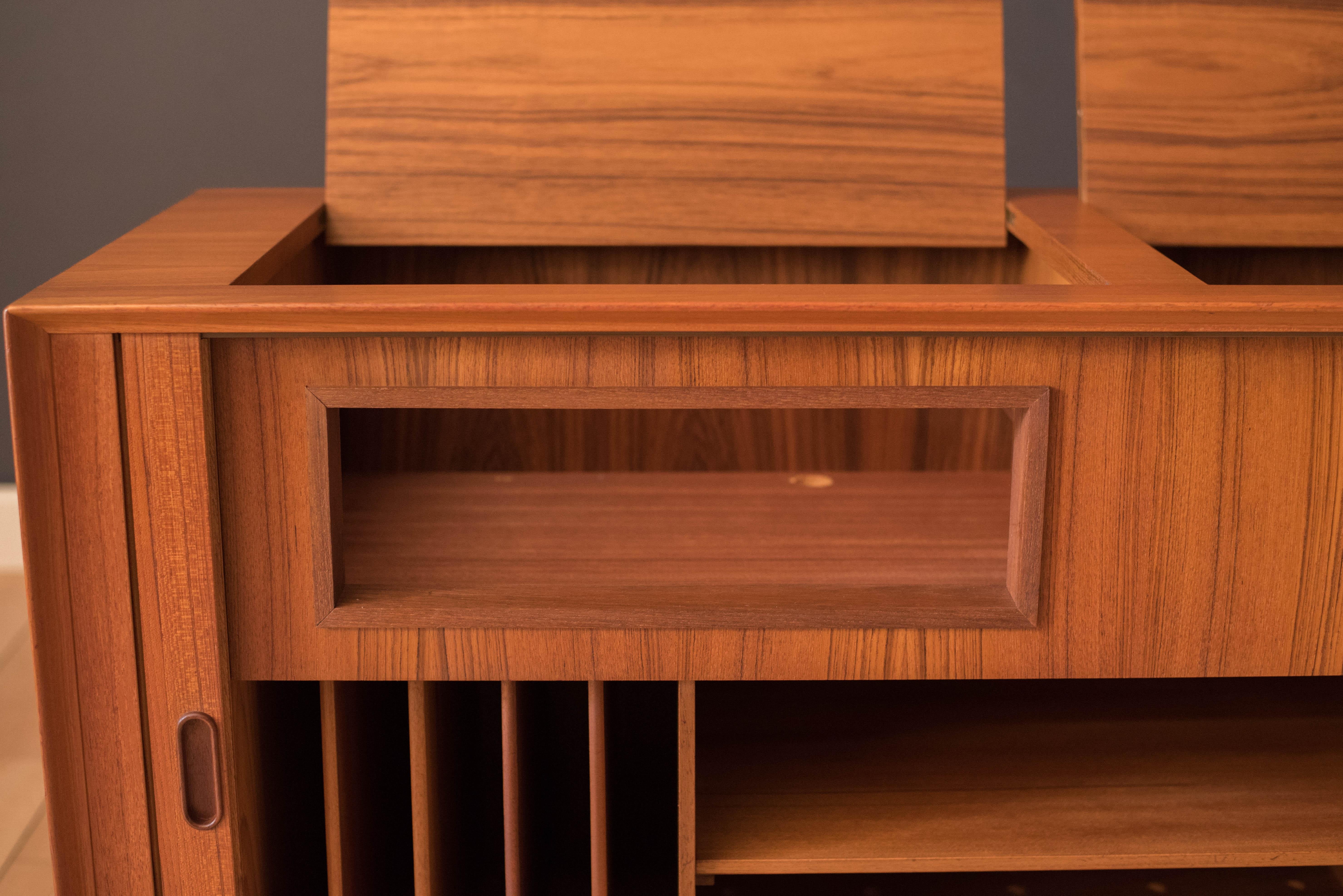 Mid Century Teak Sibast Tambour Door Stereo Console Cabinet by Arne Vodder  In Good Condition In San Jose, CA