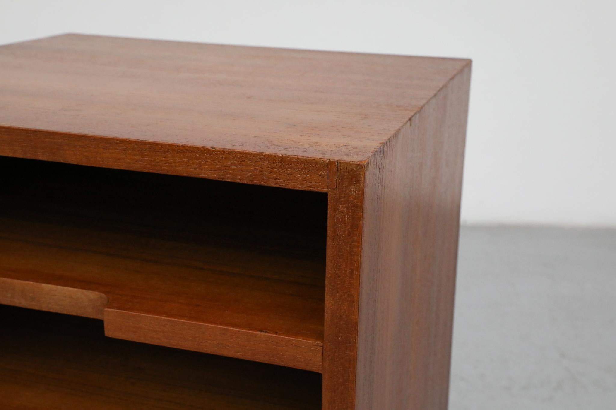 Mid-Century Teak Side Cabinet ‘Desk Mate’ with Record Storage For Sale 7