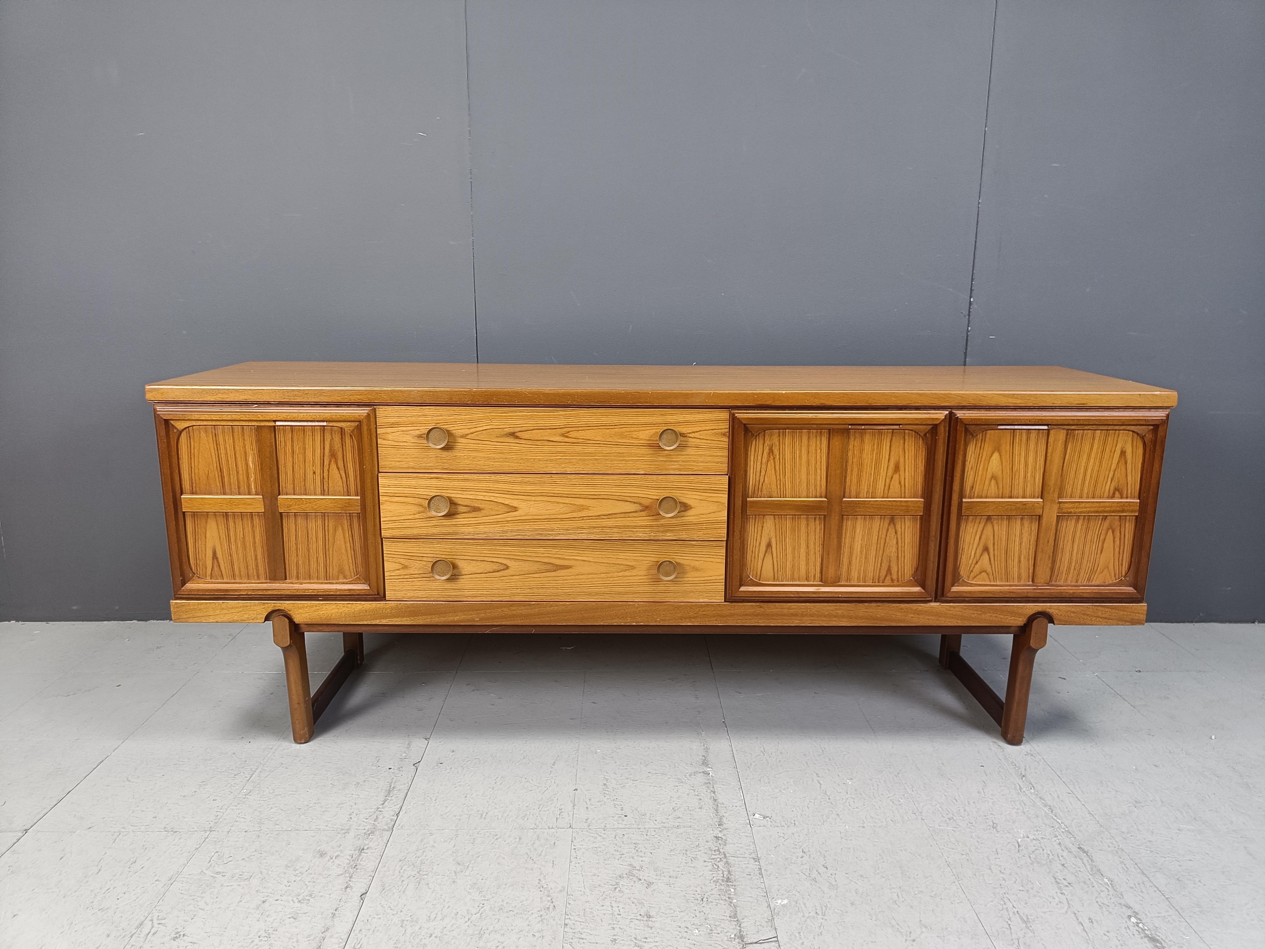 Britannico Credenza di metà secolo in teak di Beautility, anni '60 in vendita