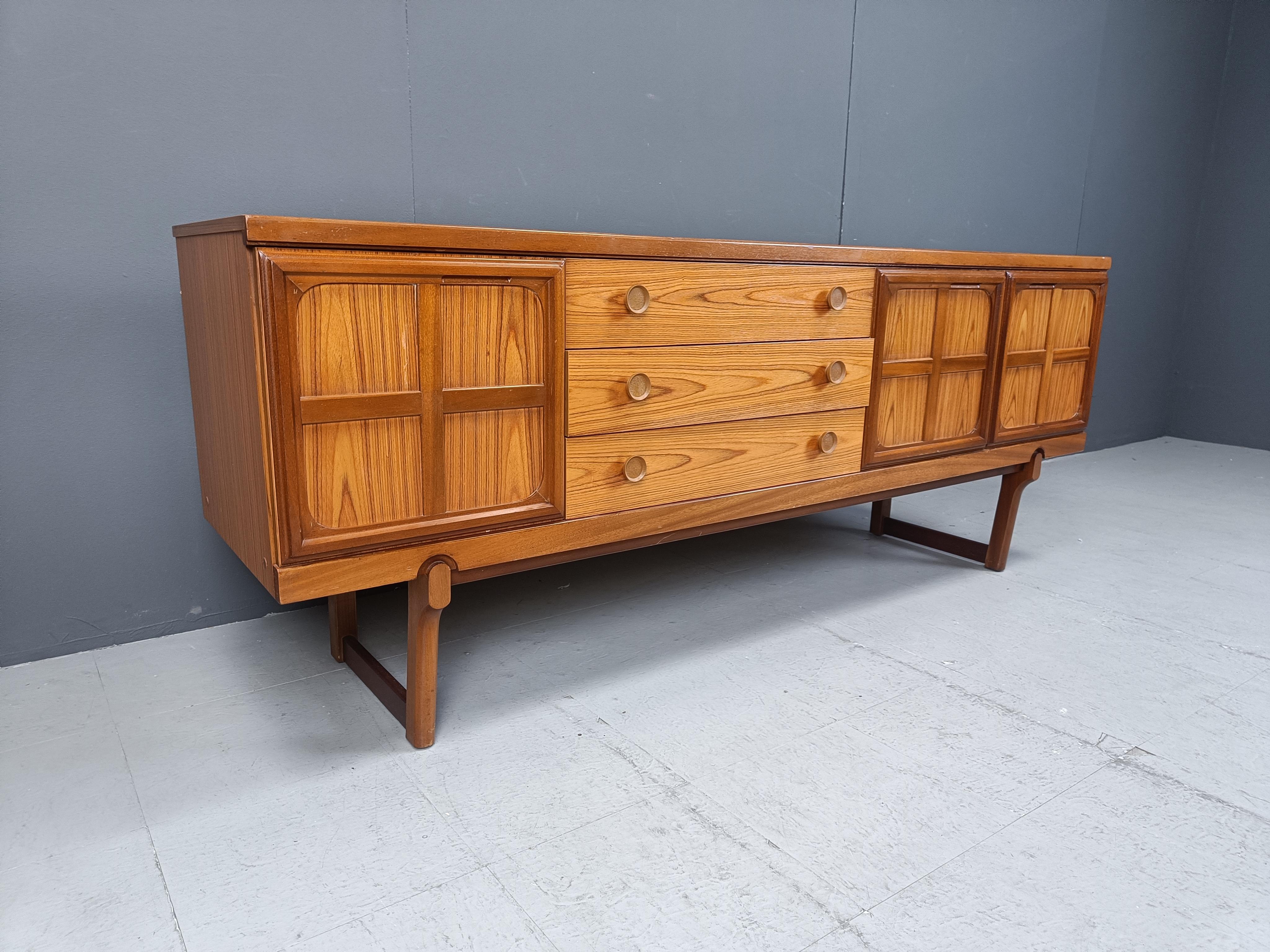 Teak Credenza di metà secolo in teak di Beautility, anni '60 in vendita