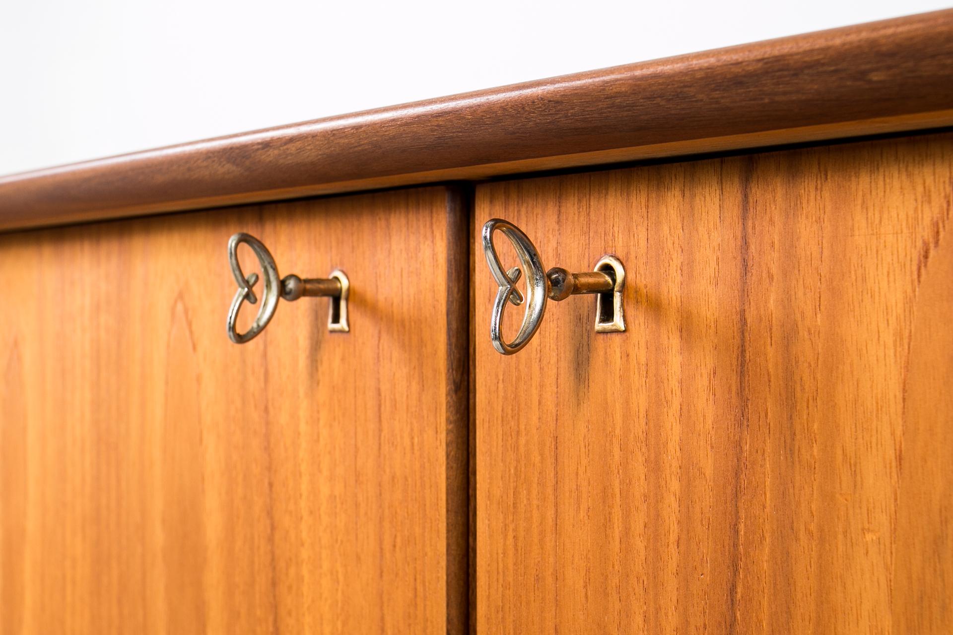 Credenza in teak di metà secolo di Brødrene Sørheim, Norvegia, anni '60 in vendita 4