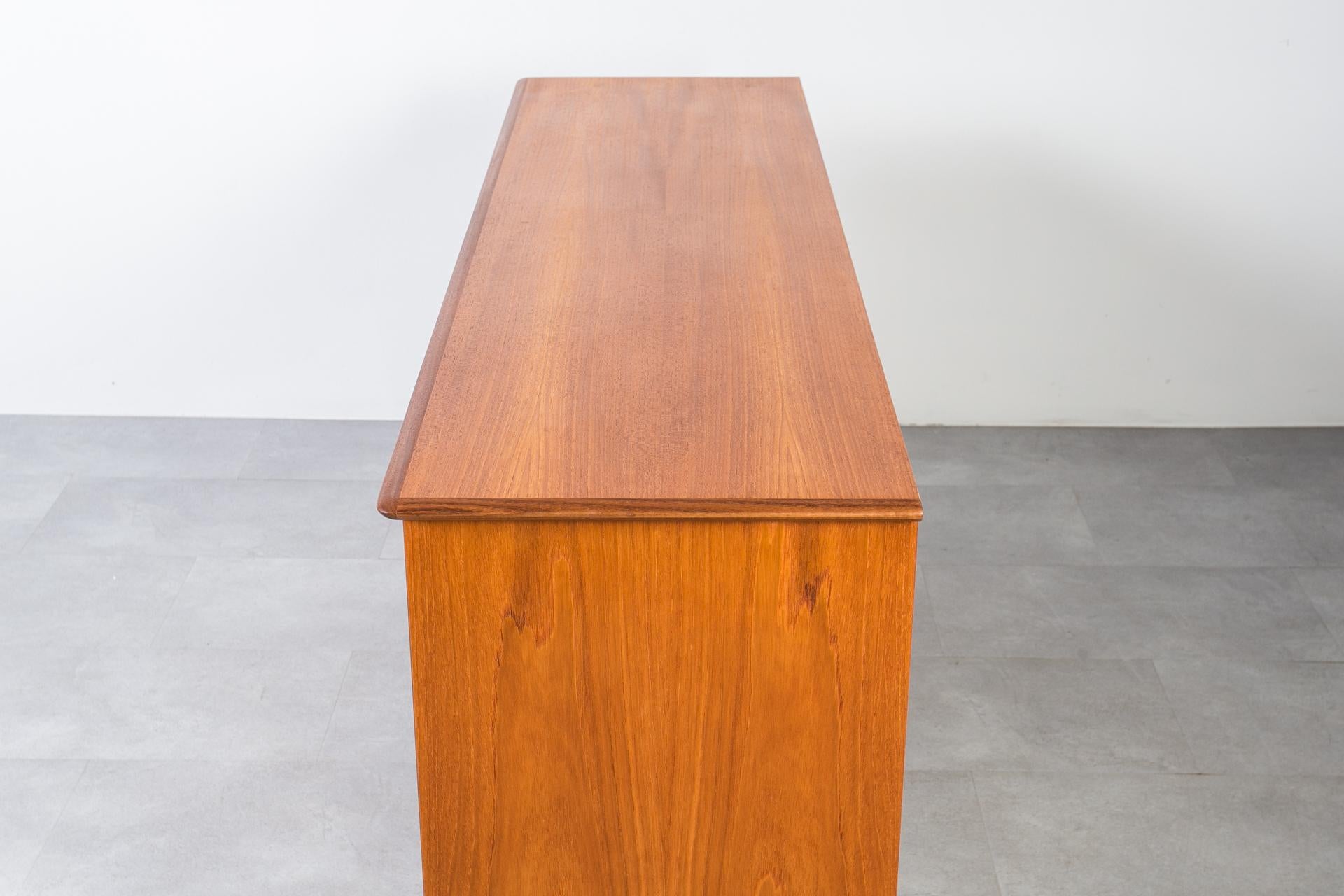 Metà XX secolo Credenza in teak di metà secolo di Brødrene Sørheim, Norvegia, anni '60 in vendita