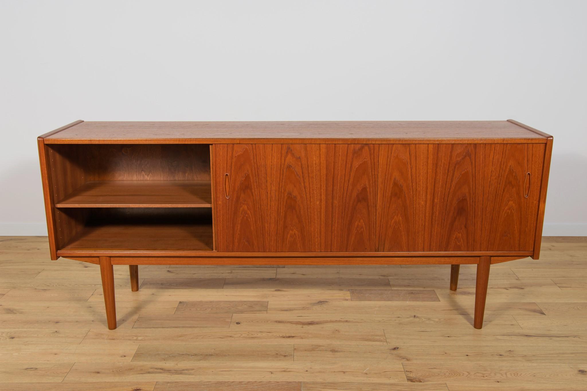 Credenza in teak di metà secolo di Nils Jonsson per Hugo Troeds, Svezia, anni '60 in vendita 3