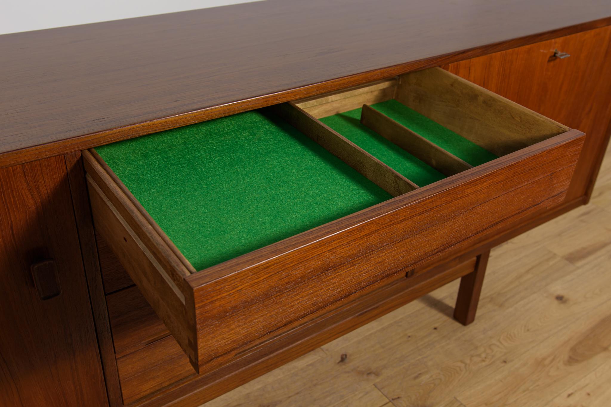 Mid-Century Teak Sideboard by Nils Jonsson for Hugo Troeds, Sweden, 1960s For Sale 8
