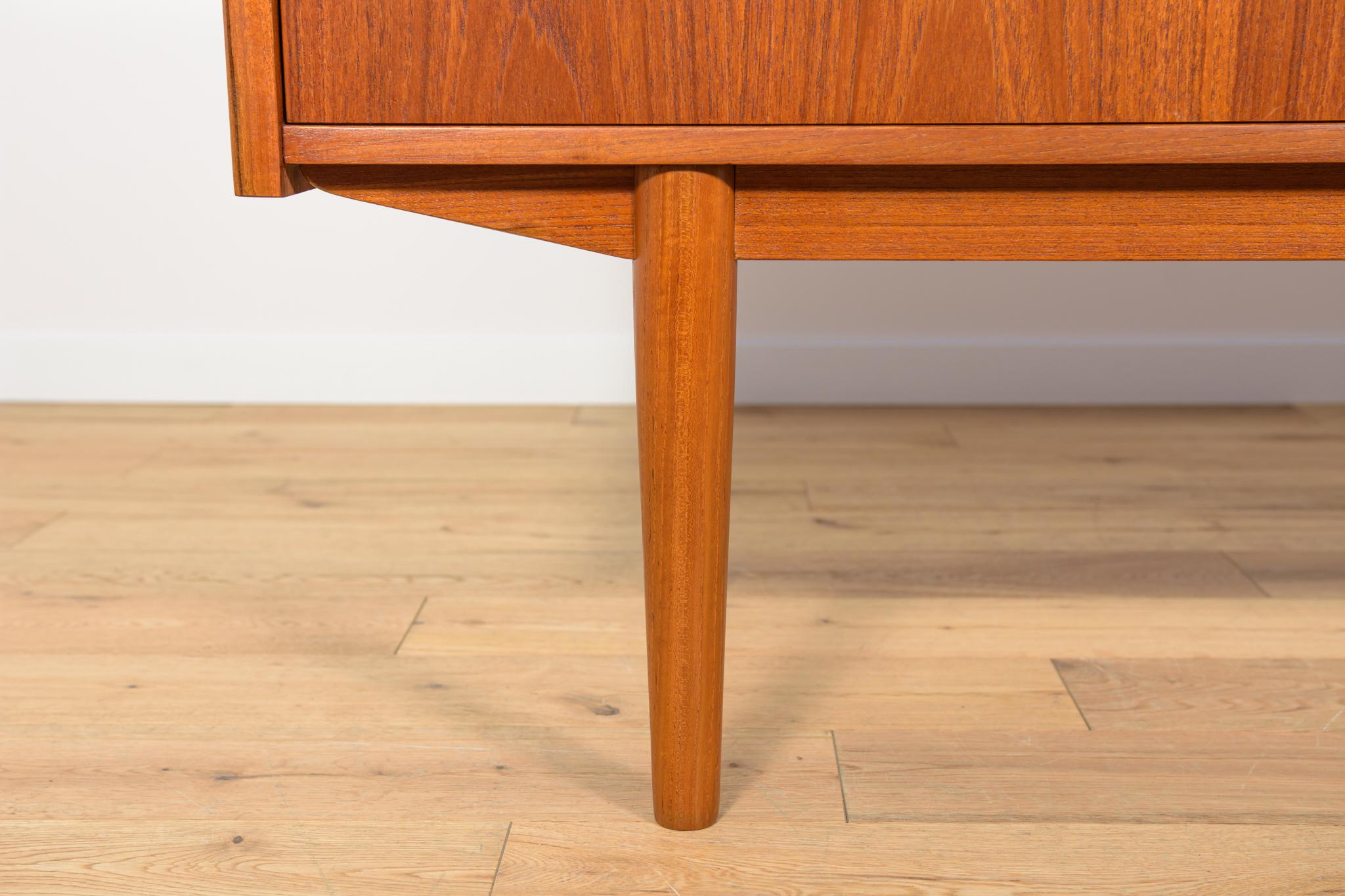Credenza in teak di metà secolo di Nils Jonsson per Hugo Troeds, Svezia, anni '60 in vendita 12