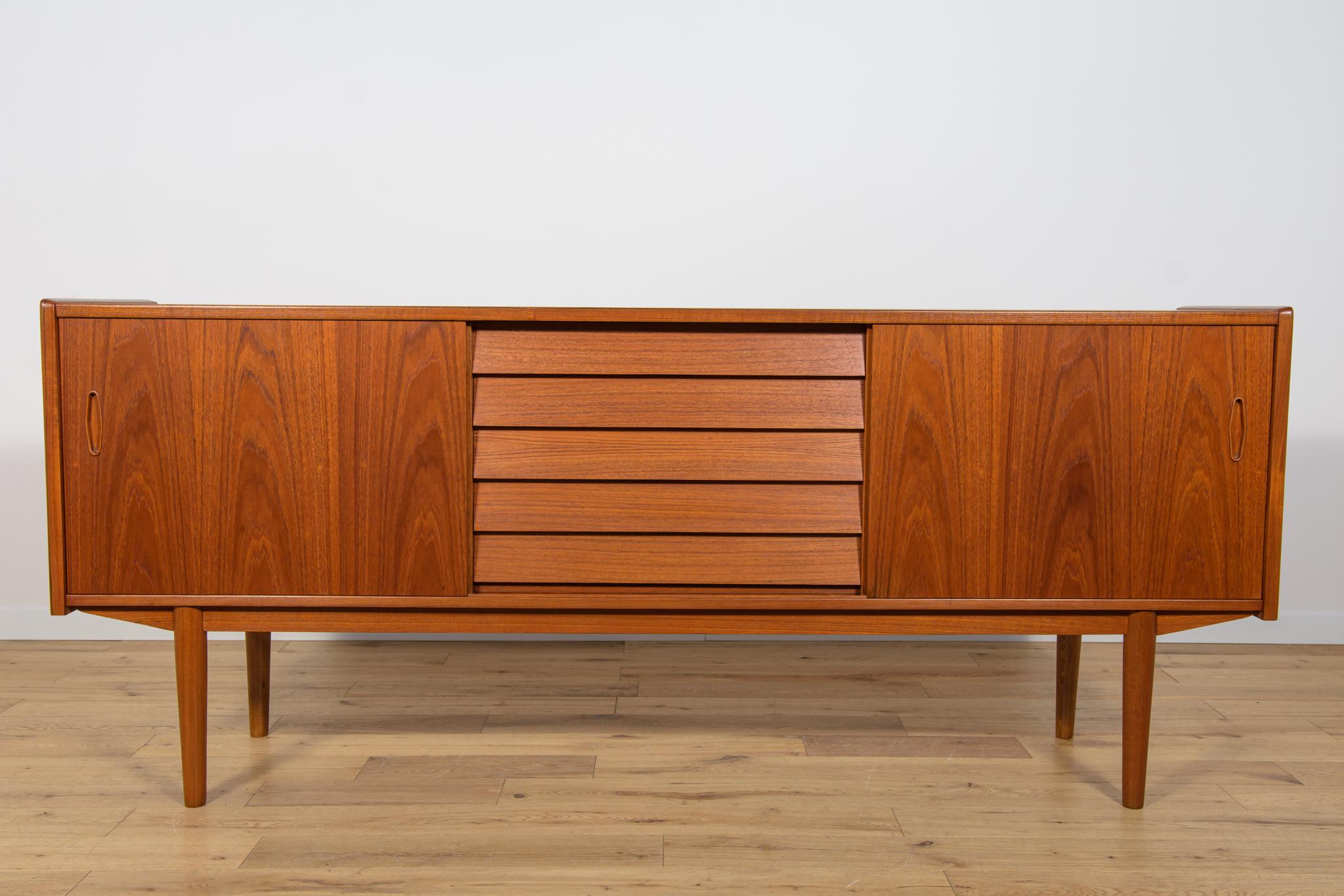 Mid-Century moderno Credenza in teak di metà secolo di Nils Jonsson per Hugo Troeds, Svezia, anni '60 in vendita