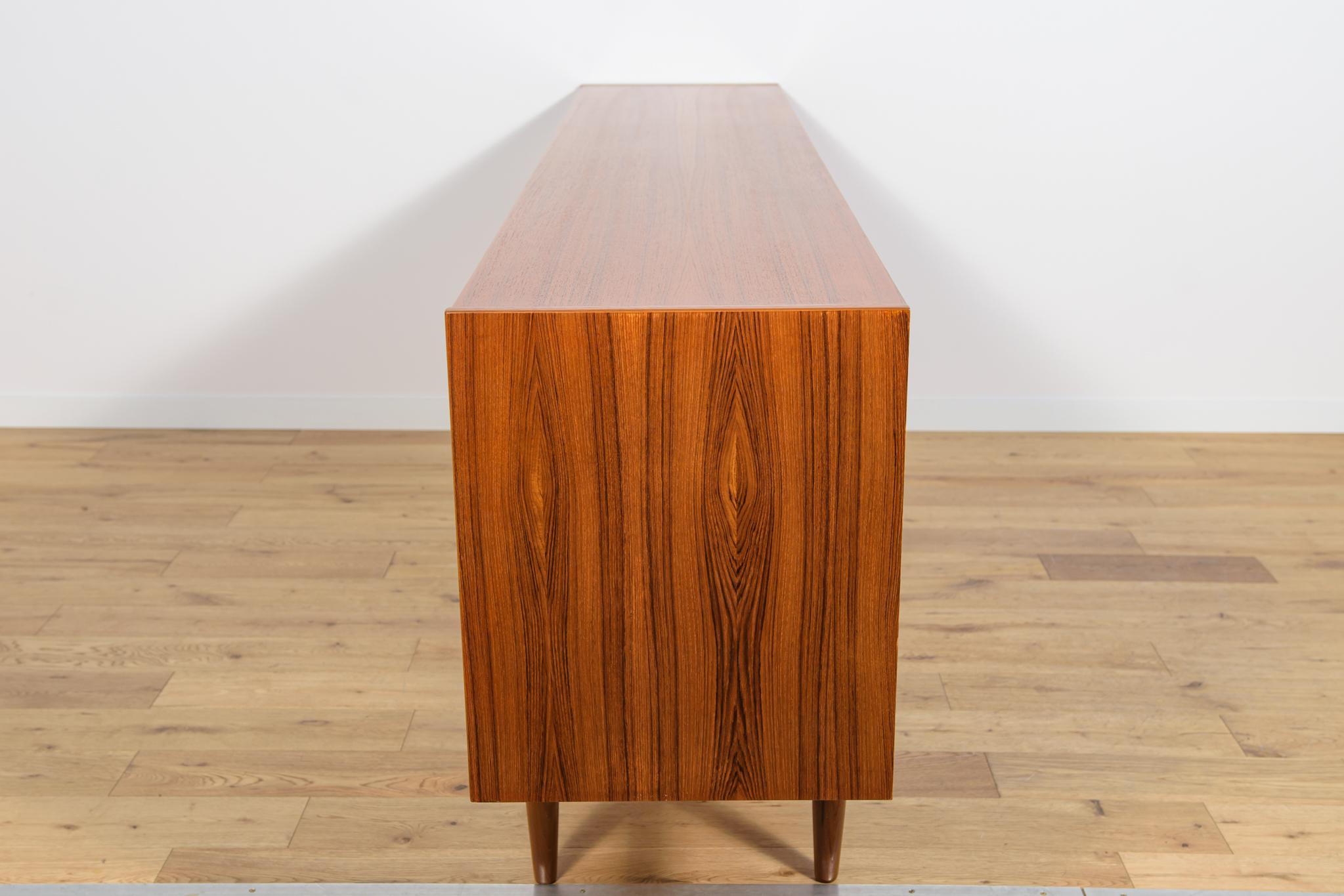Mid-Century Teak Sideboard by Nils Jonsson for Hugo Troeds, Sweden, 1960s In Excellent Condition For Sale In GNIEZNO, 30