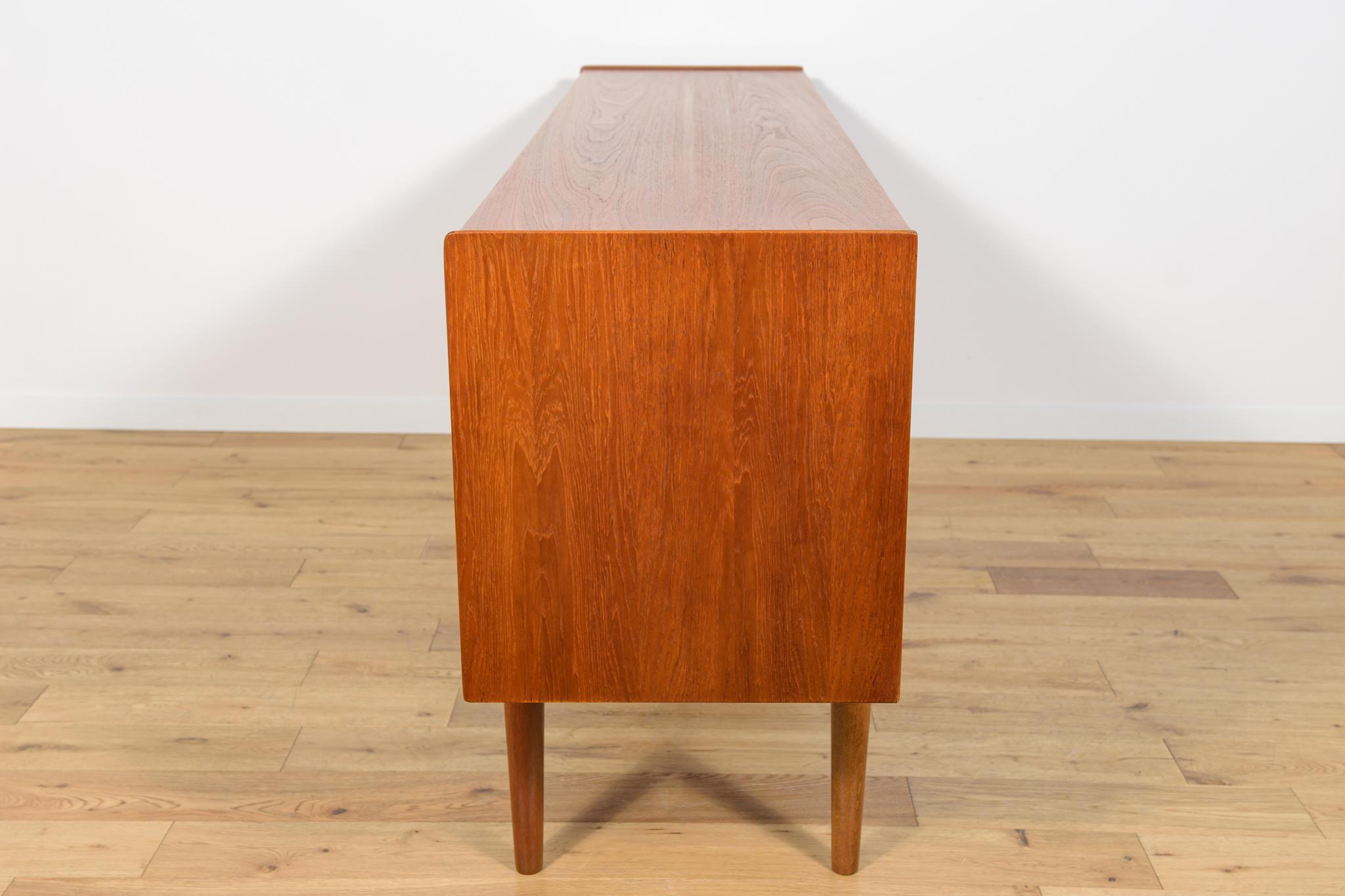 Credenza in teak di metà secolo di Nils Jonsson per Hugo Troeds, Svezia, anni '60 In condizioni ottime in vendita a GNIEZNO, 30