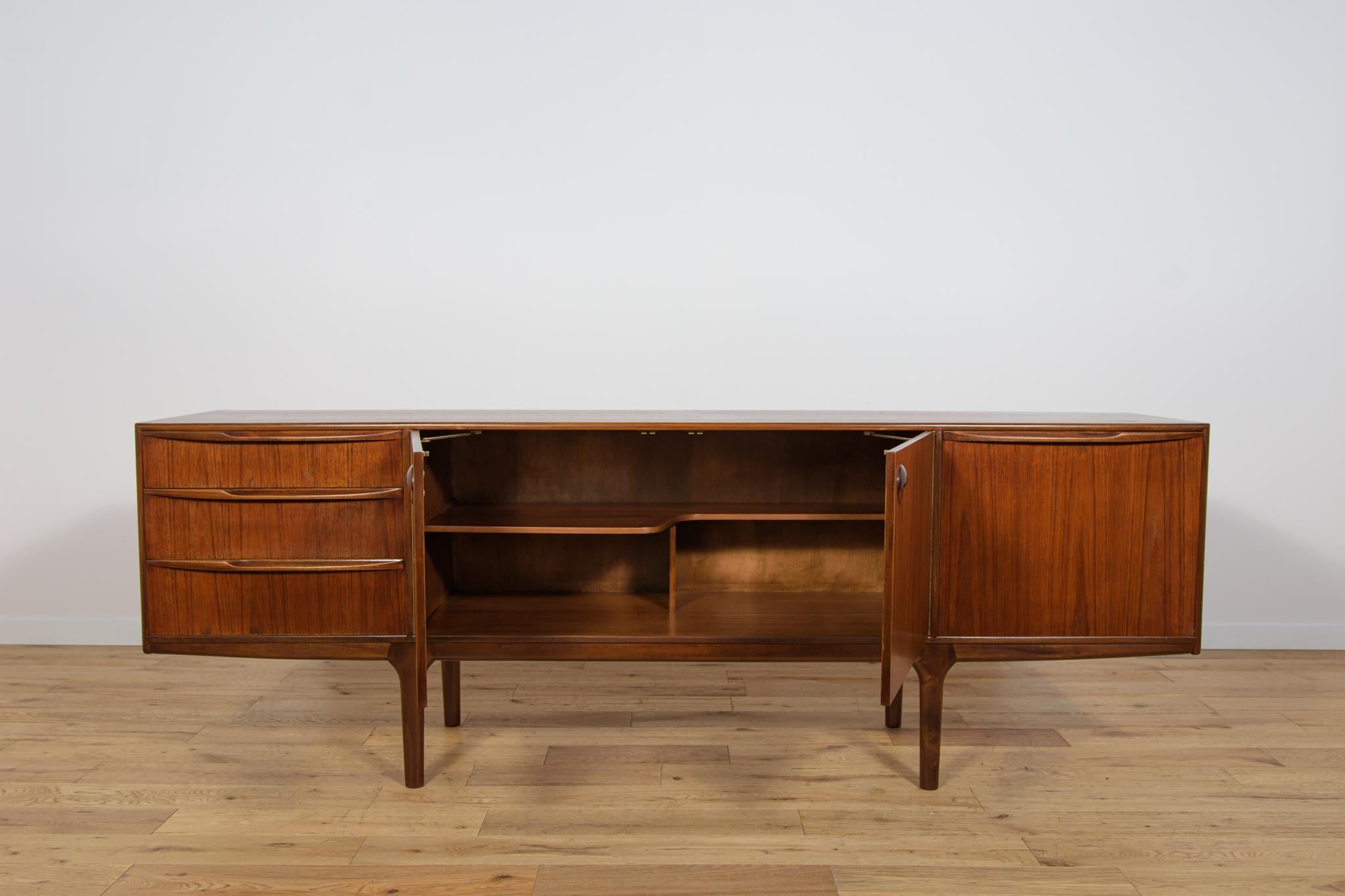  Mid-Century Teak Sideboard by Tom Robertson for McIntosh, United Knigdom, 1960s For Sale 3